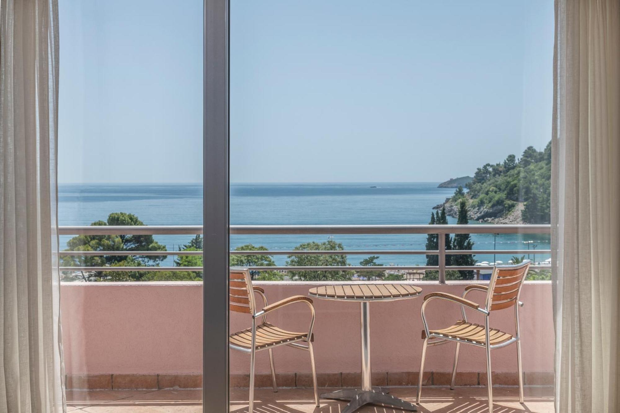 Double or Twin Room Sea View