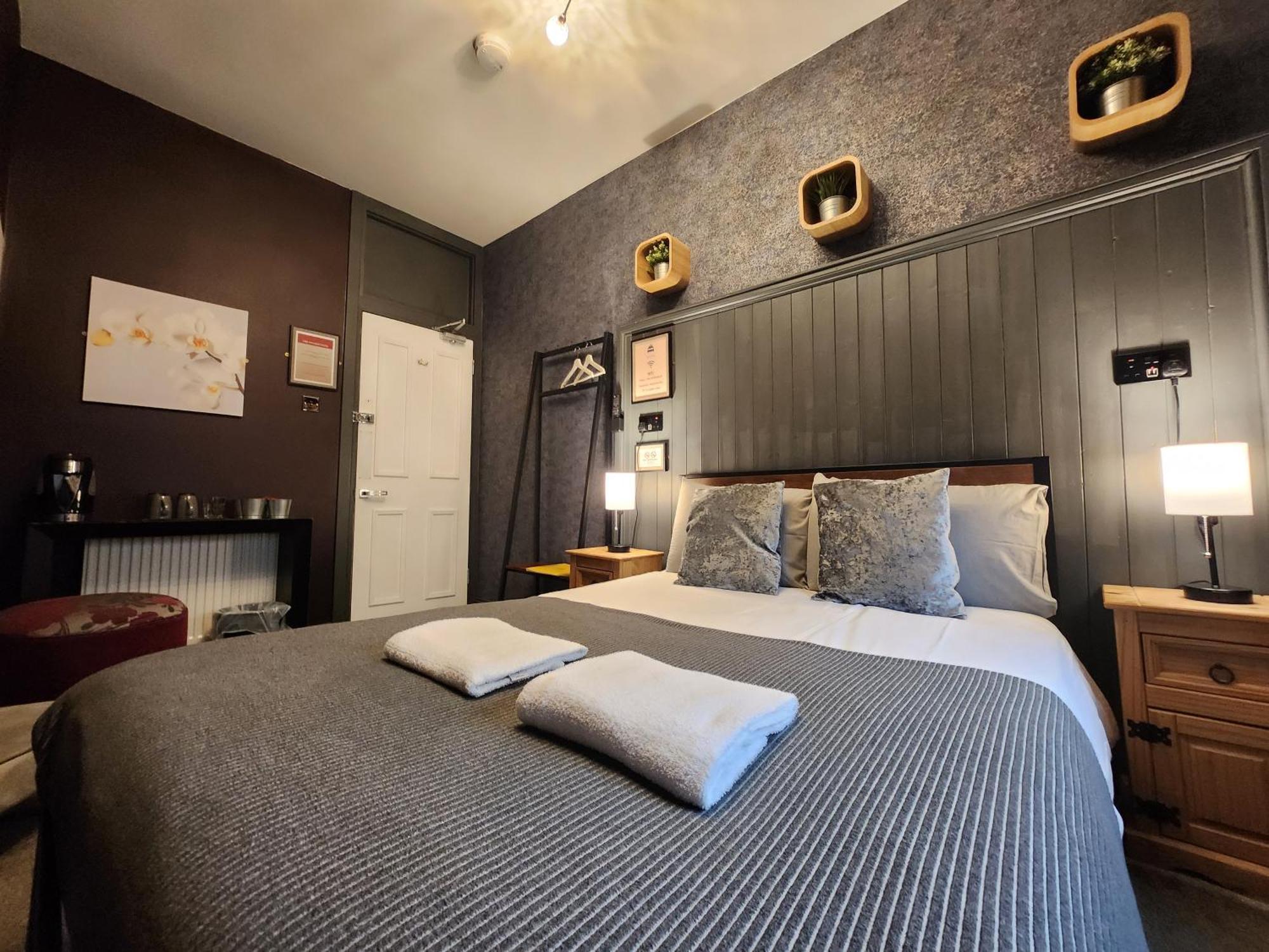 Budget Double Room Private External Bathroom