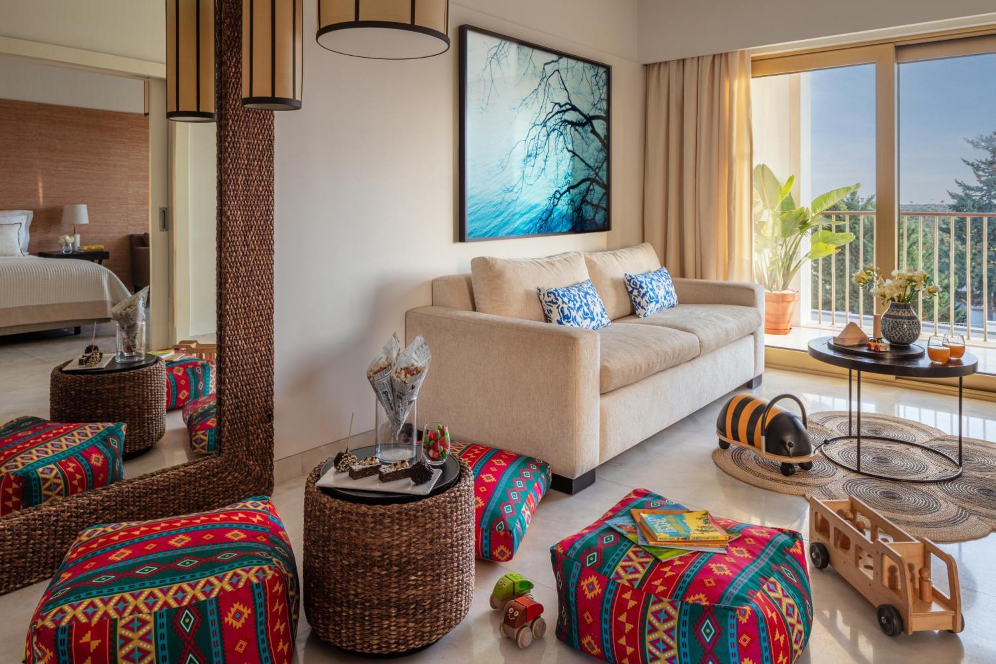Two-Bedroom Family King Suite with Two Twin Beds,1706916115:JPEG