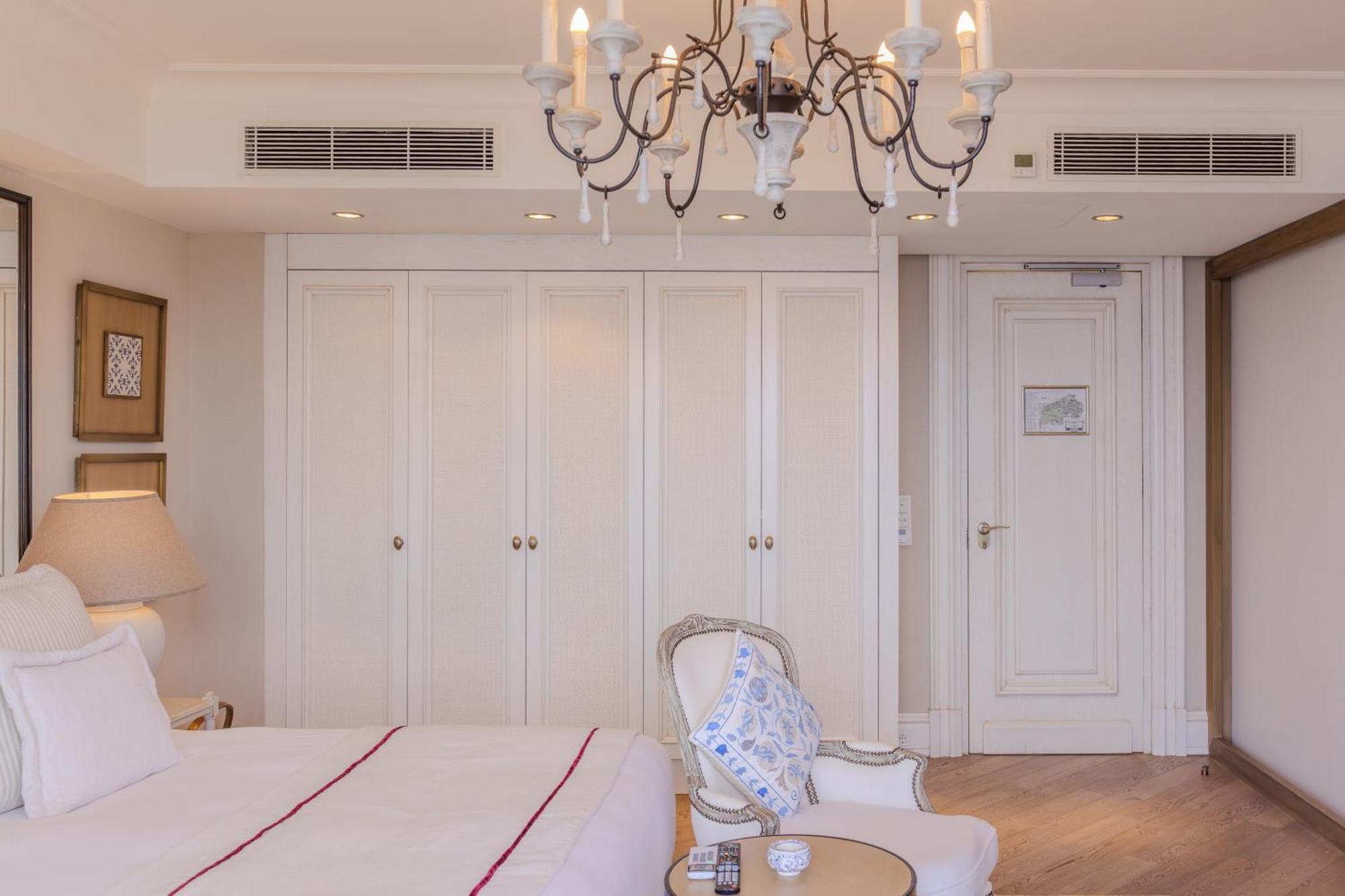 Signature Seaview Room