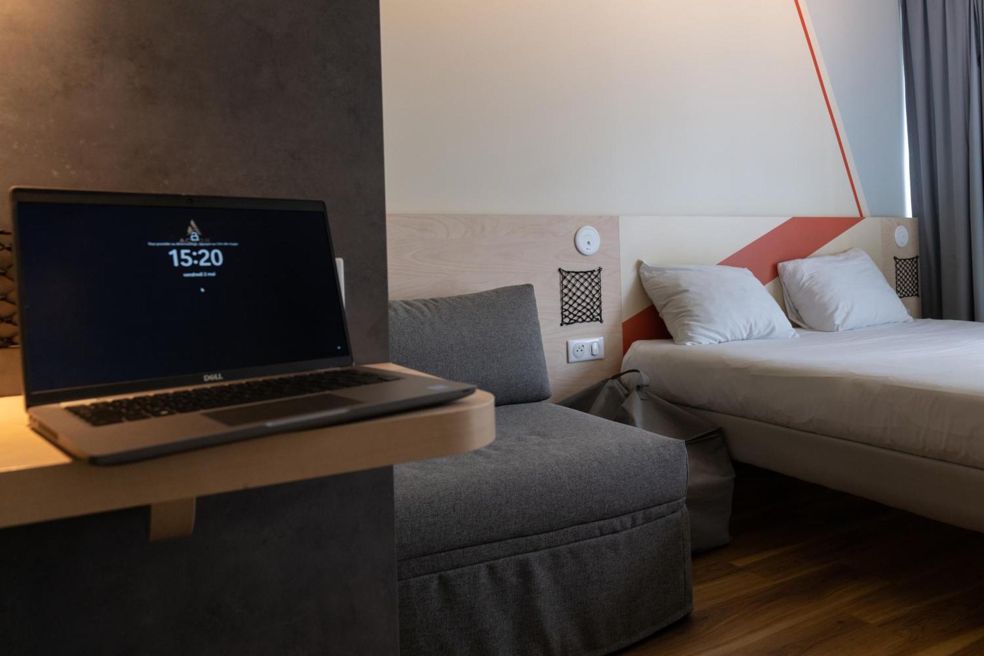 Standard Double Room with One Double Bed and Sofa,1669834230:JPEG