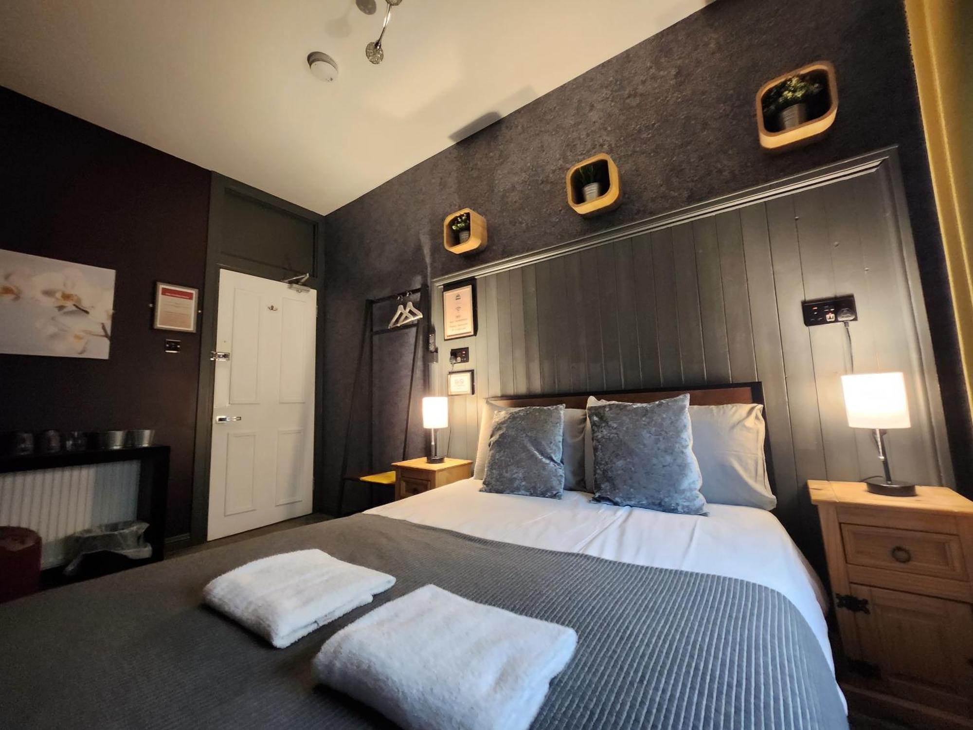 Budget Double Room Private External Bathroom