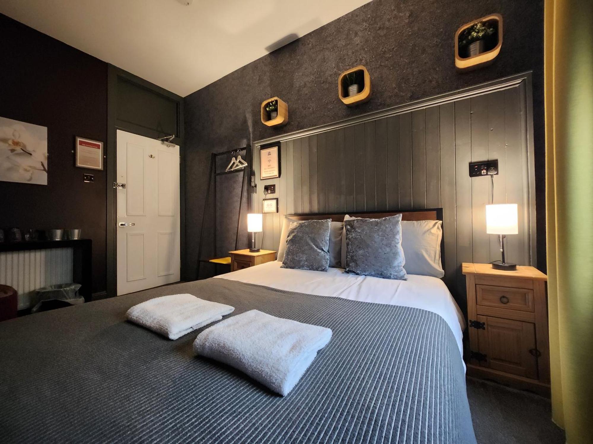 Budget Double Room Private External Bathroom