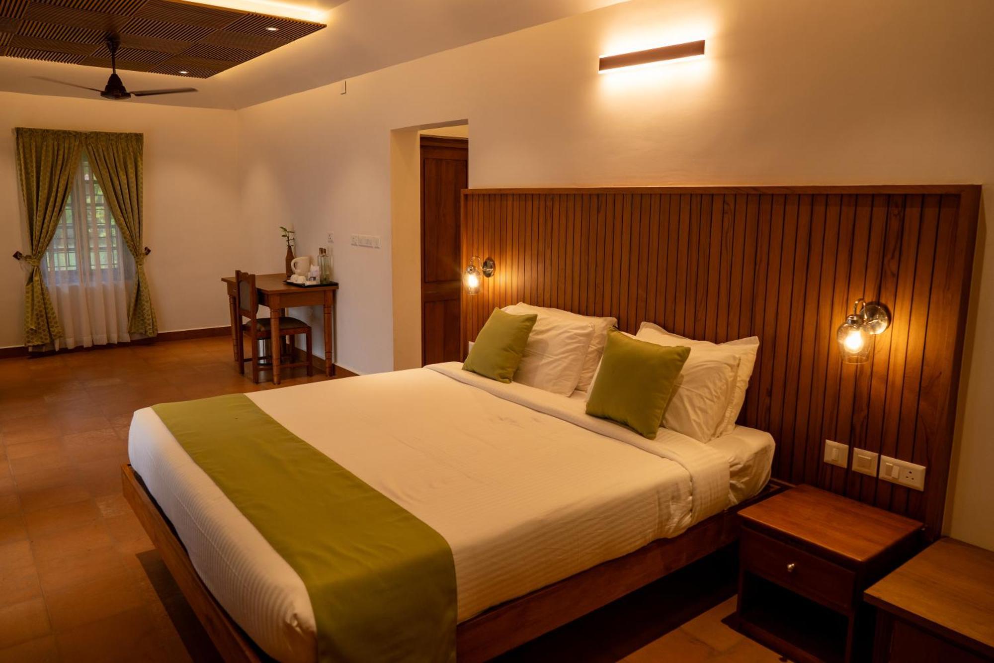 Double Room Lake View