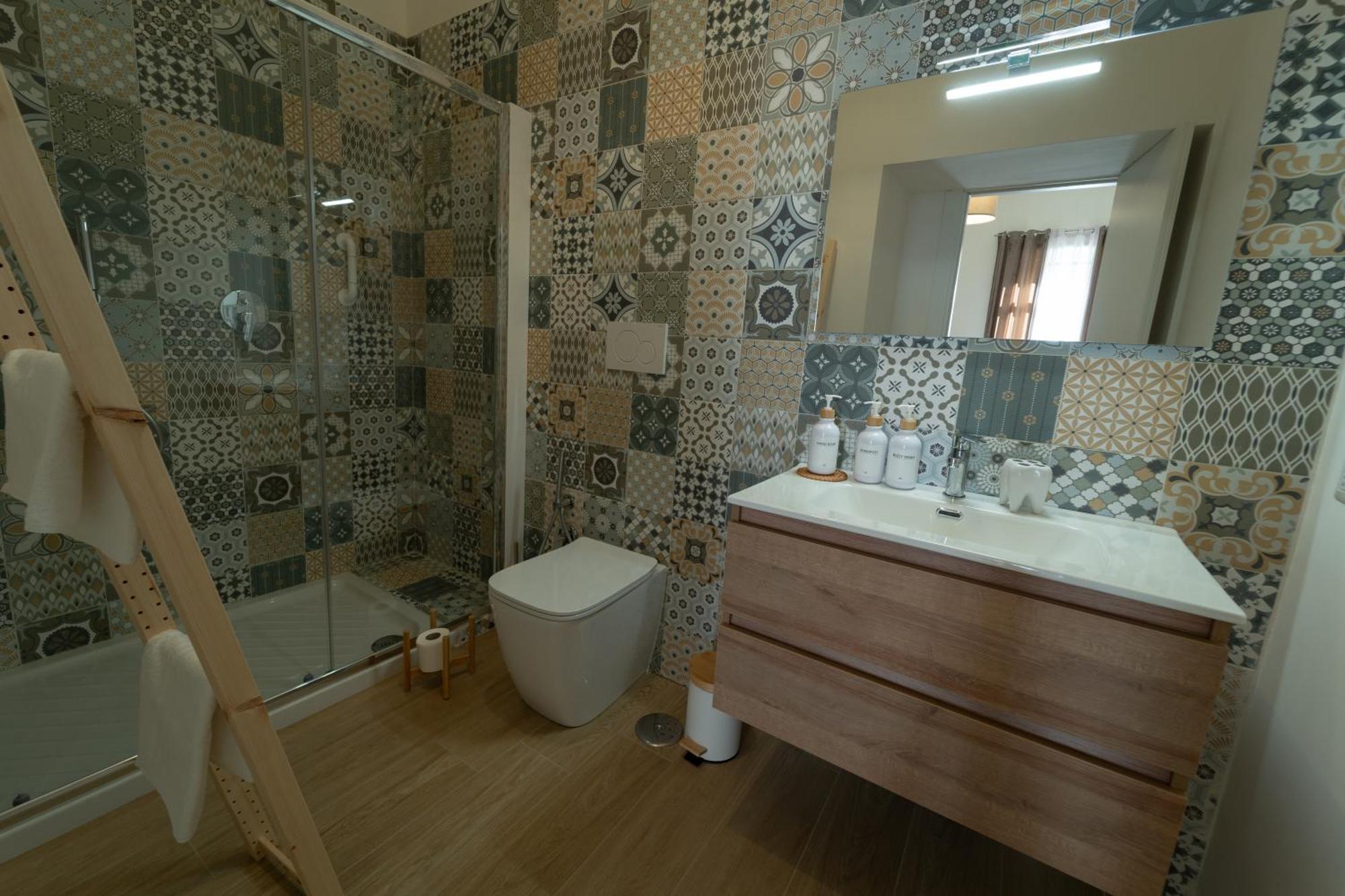 Family Room Private Bathroom