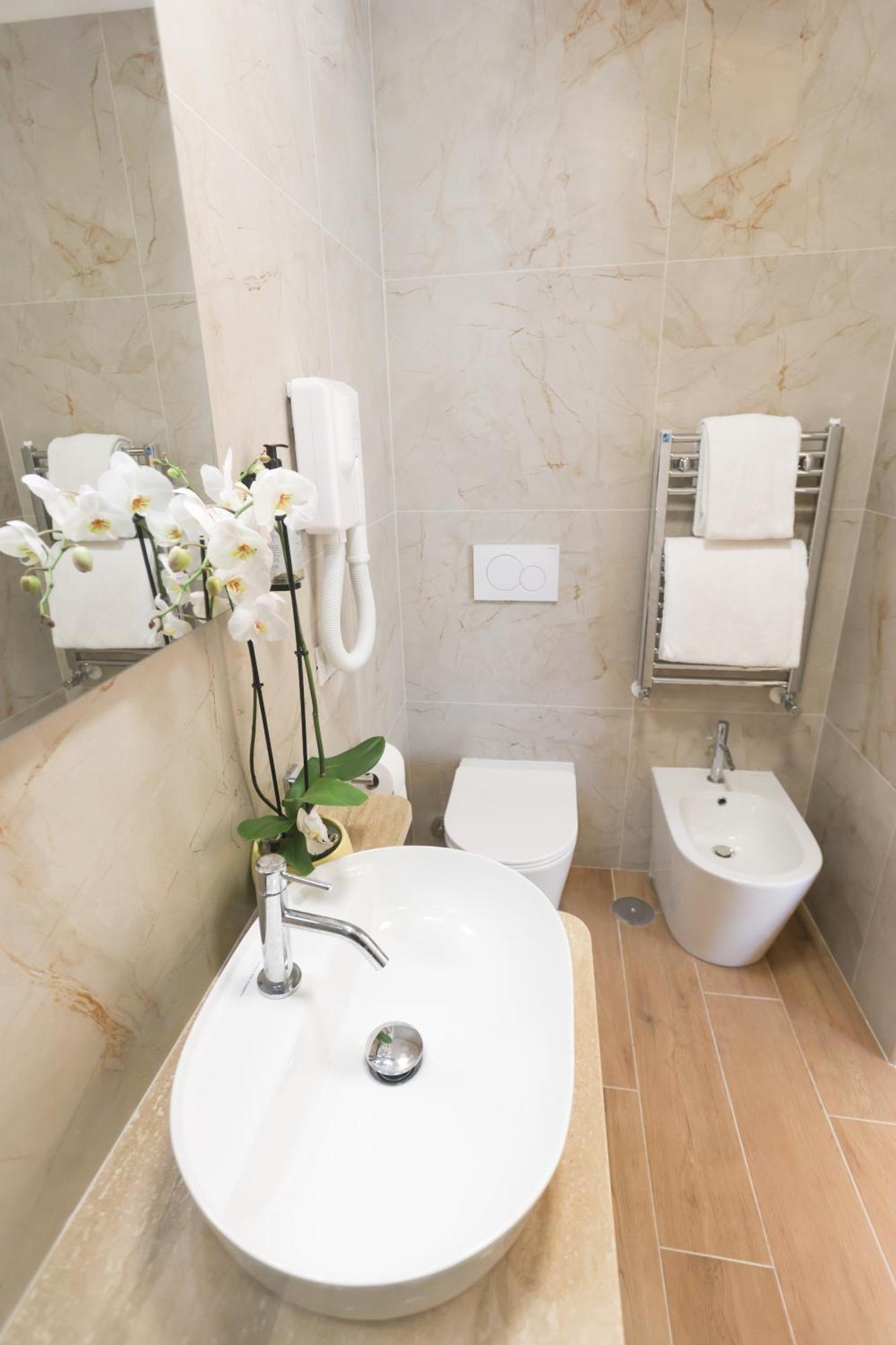 Quadruple Room Private Bathroom