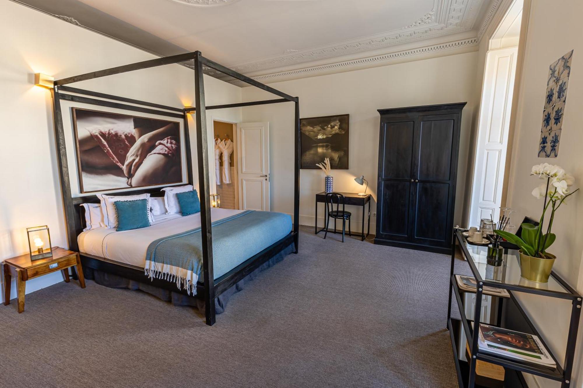 Deluxe Room Square View
