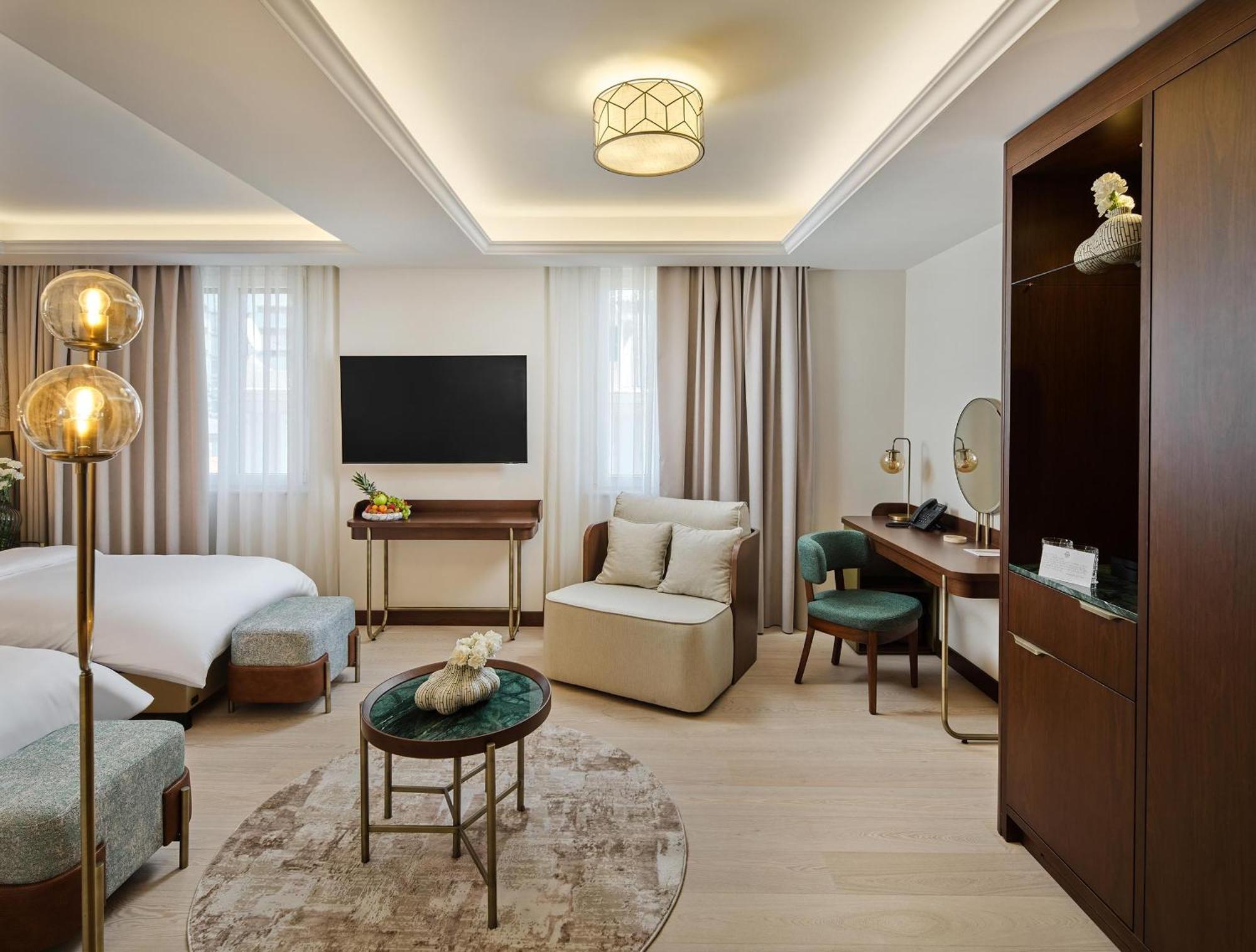 Deluxe Double or Twin Room