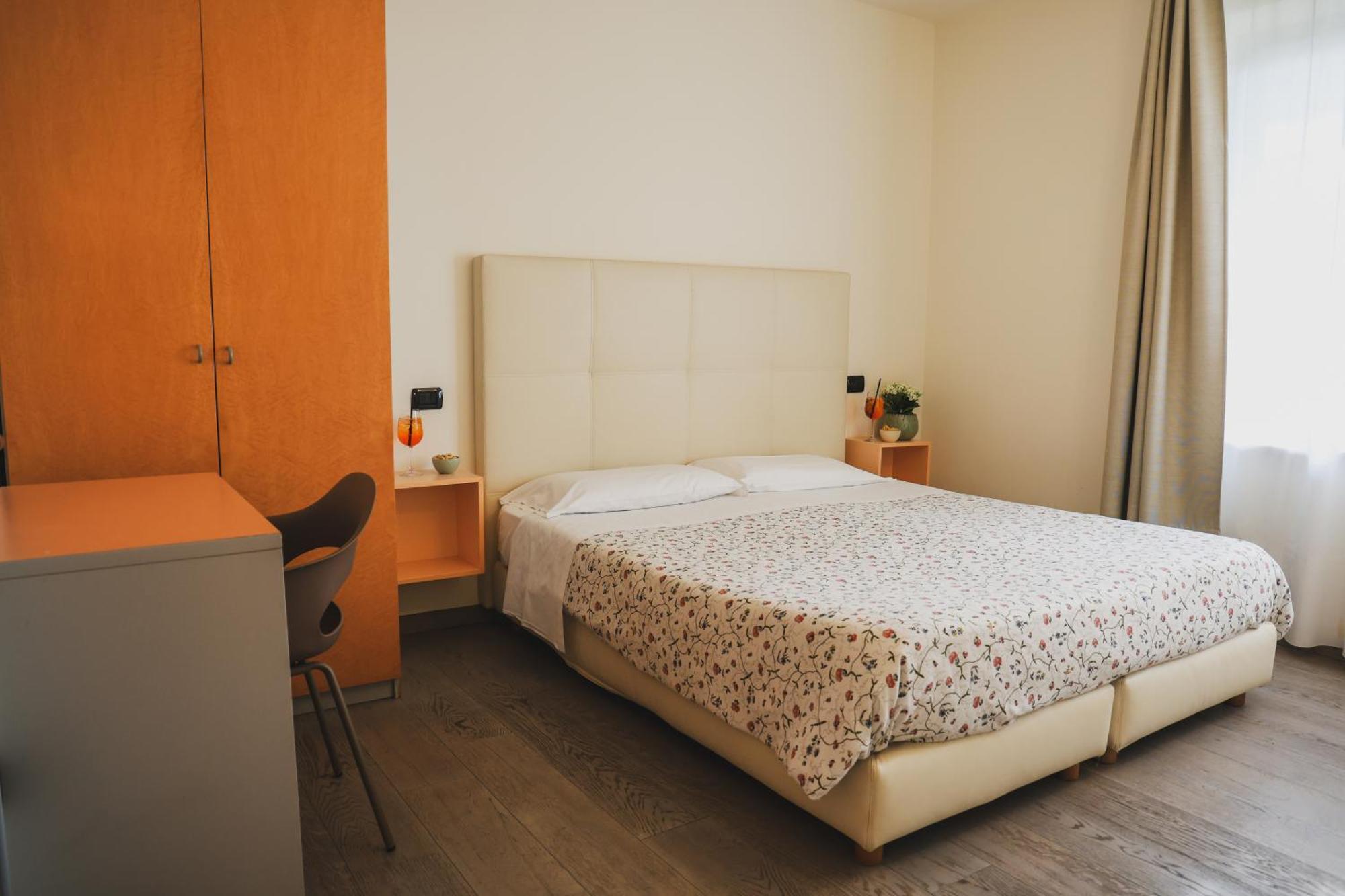 Large Double Room,1683845776:JPEG