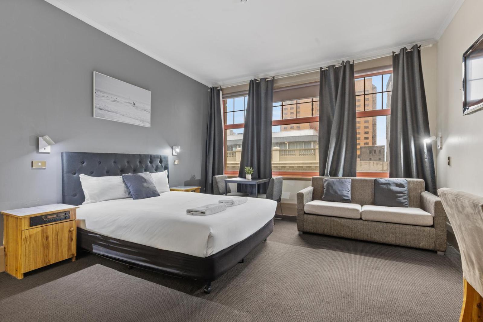 Deluxe Queen Room