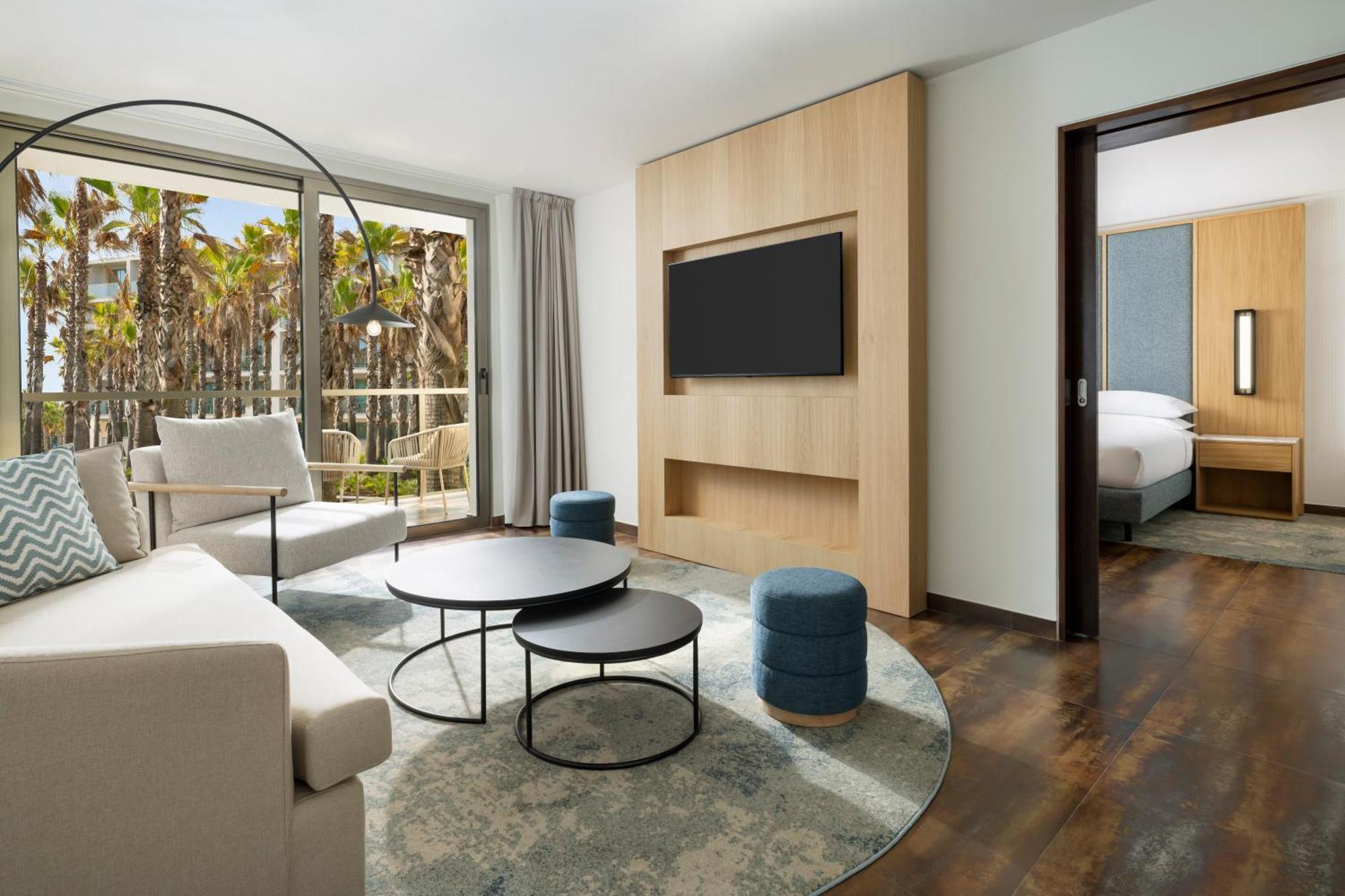 One-Bedroom King Suite Sofa Bed Balcony Resort View Club Lounge Access