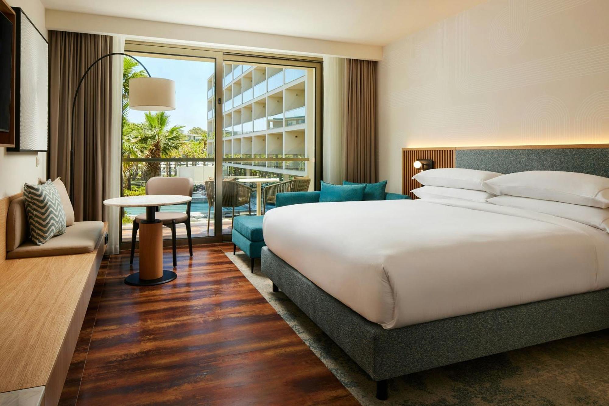 Deluxe King Room Balcony Resort View