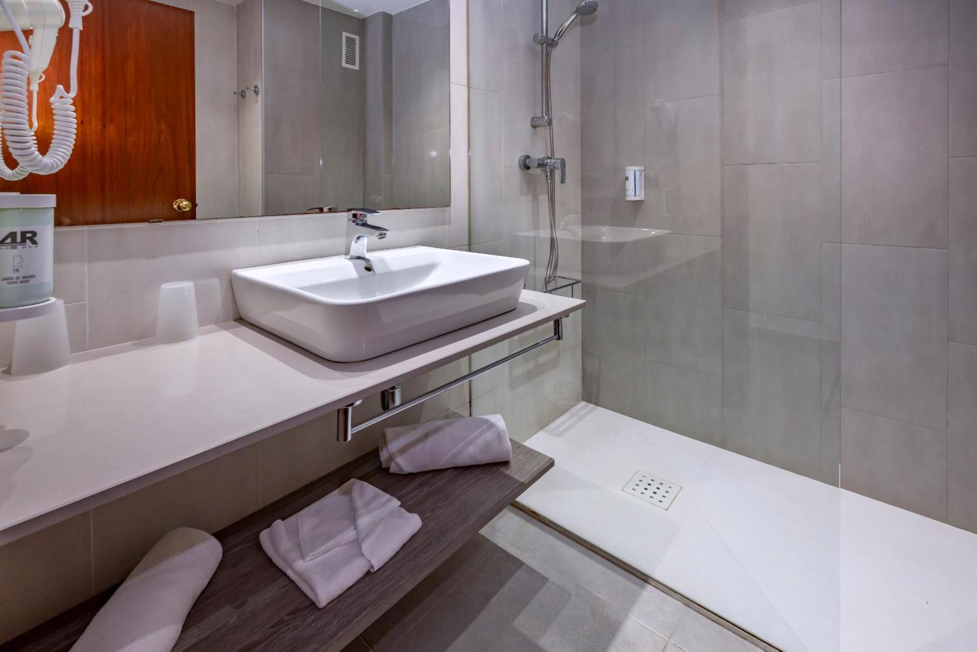 Standard Double Room without Balcony (2 Adults)