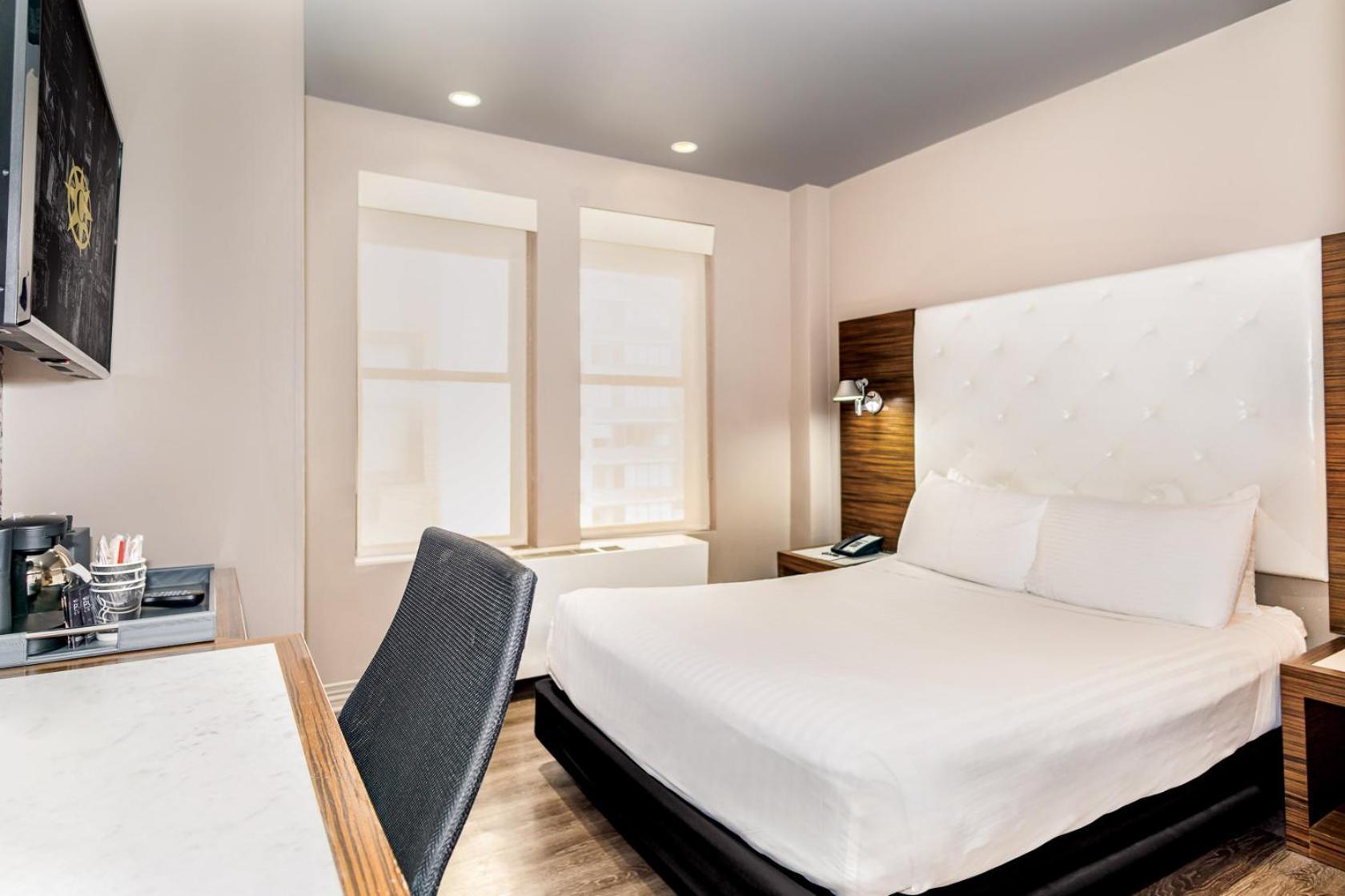 Deluxe Queen Room