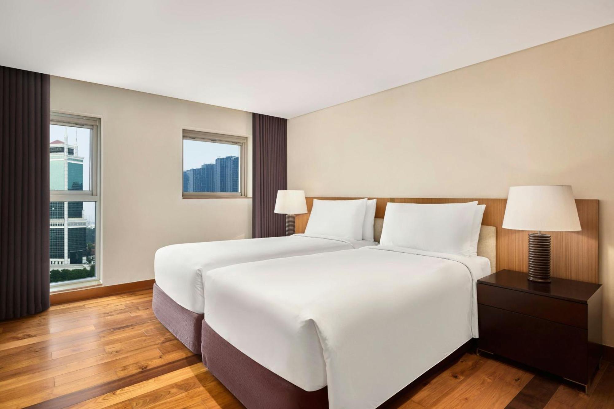 Two-Bedroom Suite One King Bed Two Twin Beds