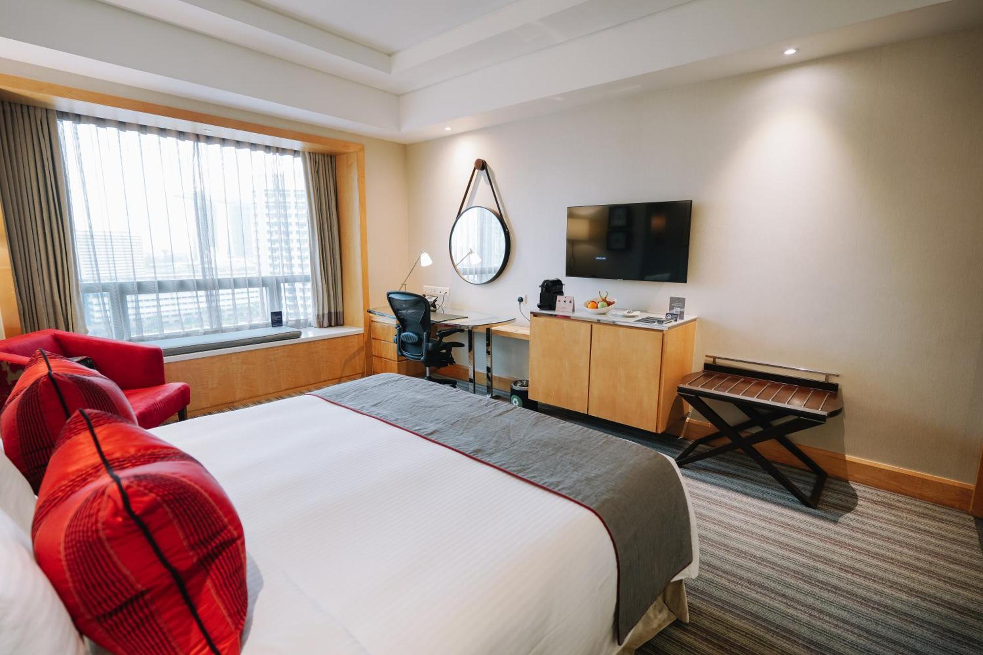Premier Double Room Club Lounge Access