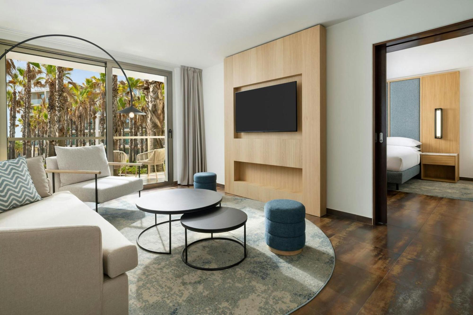 One-Bedroom King Suite Sofa Bed Balcony Resort View Club Lounge Access