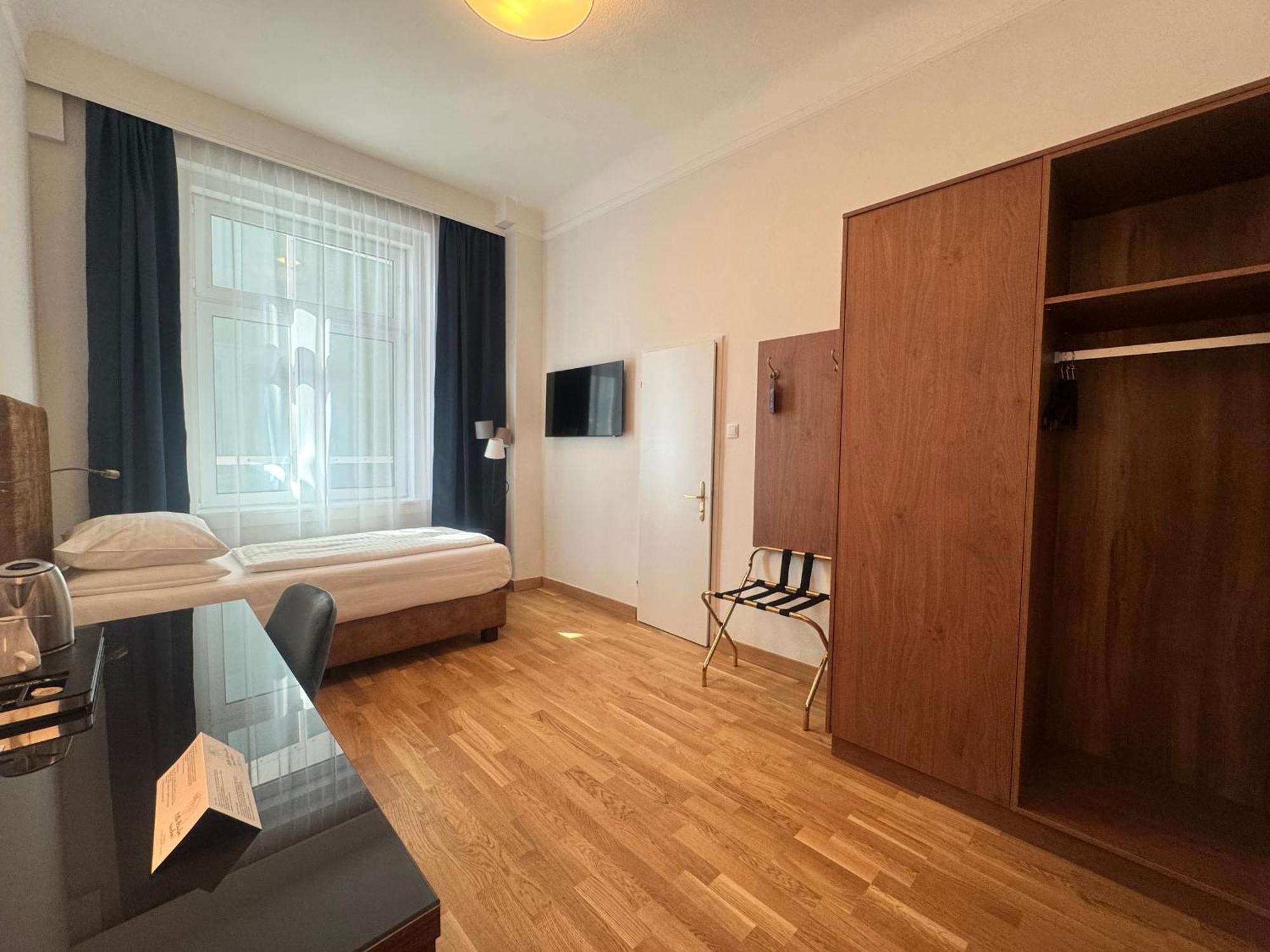 Standard Single Room