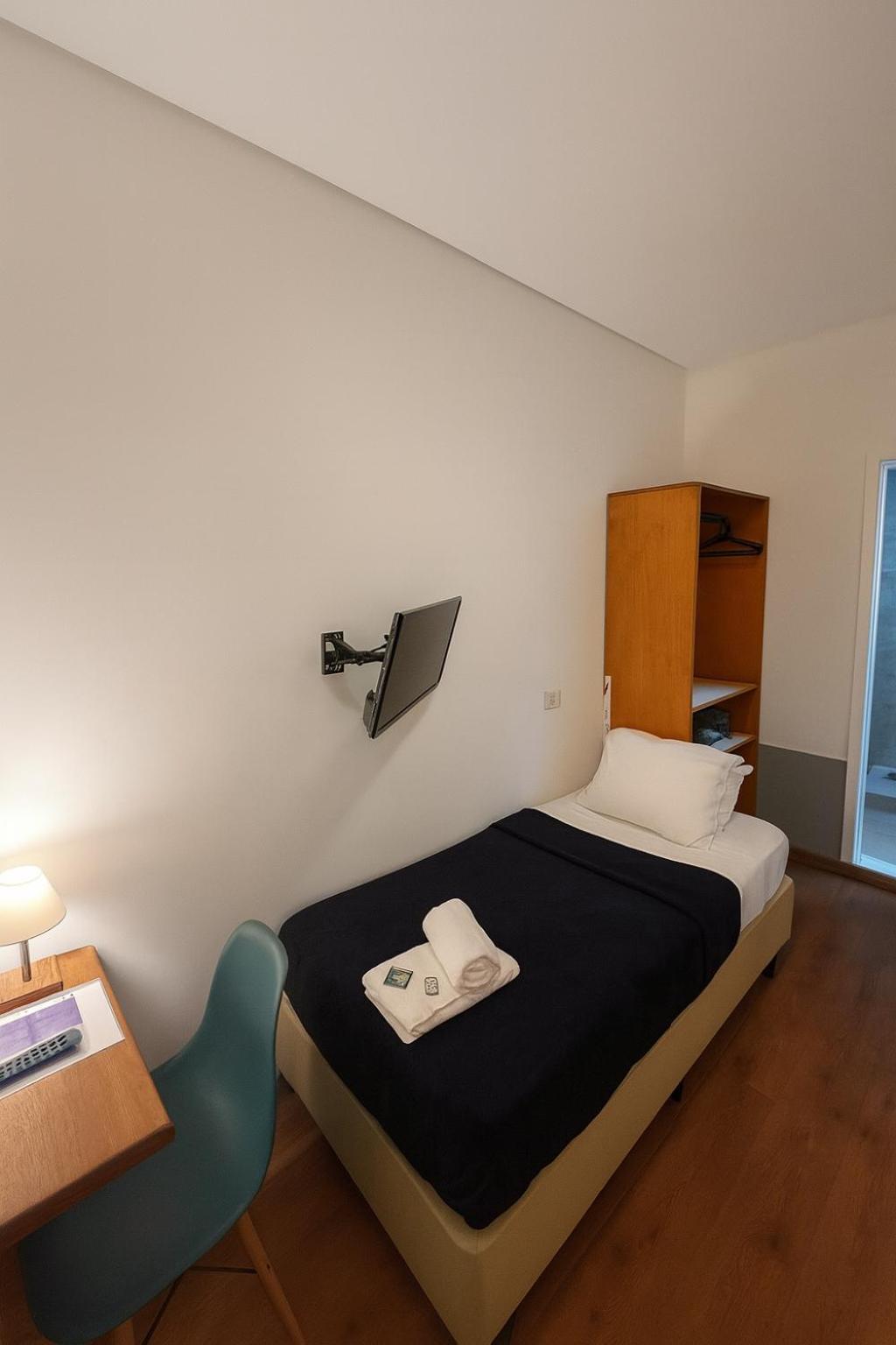 Single Room Private Bathroom