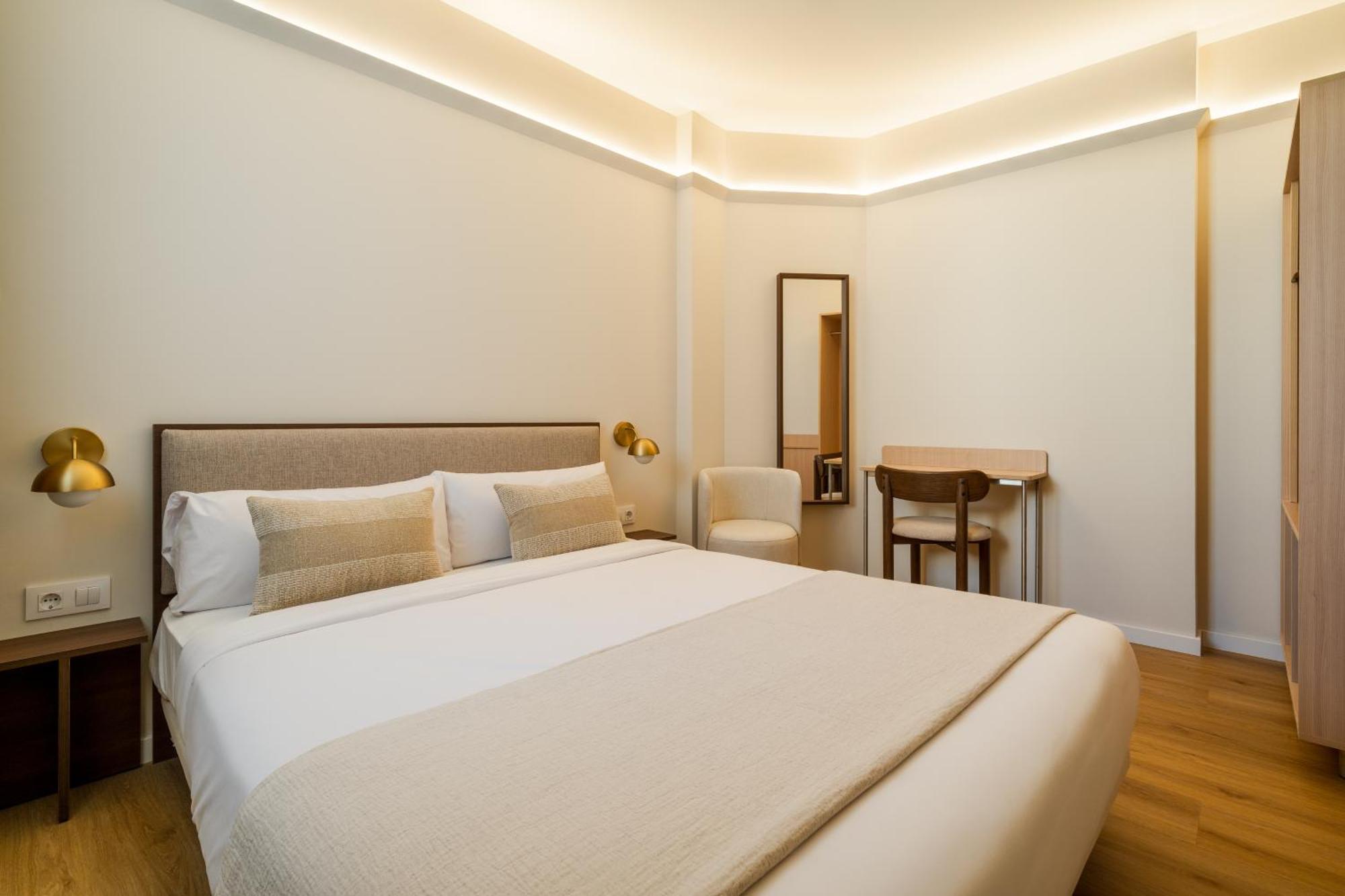 Double Room Private Bathroom