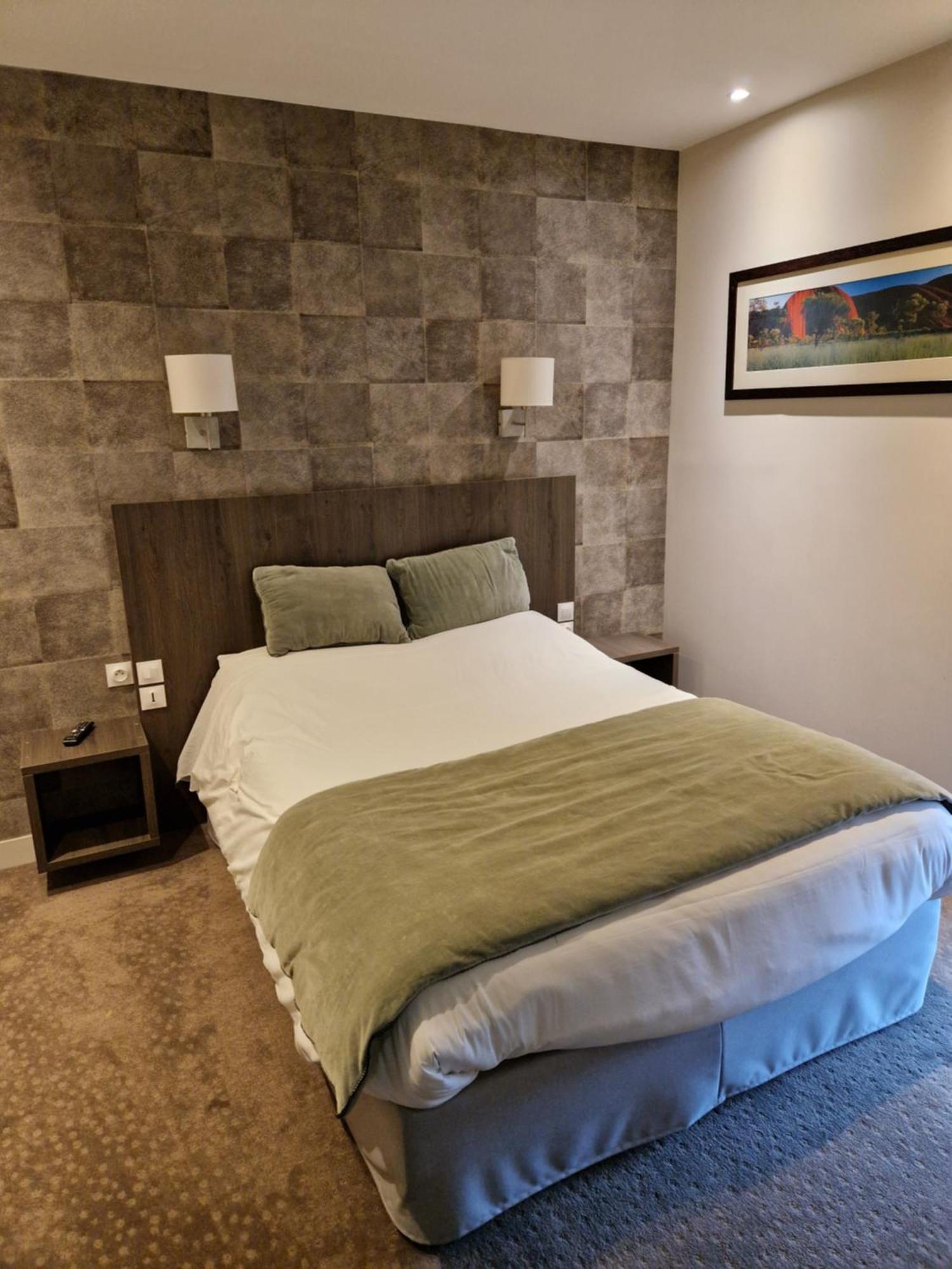 Chambre Double - Accessible aux Personnes à Mobilité Réduite