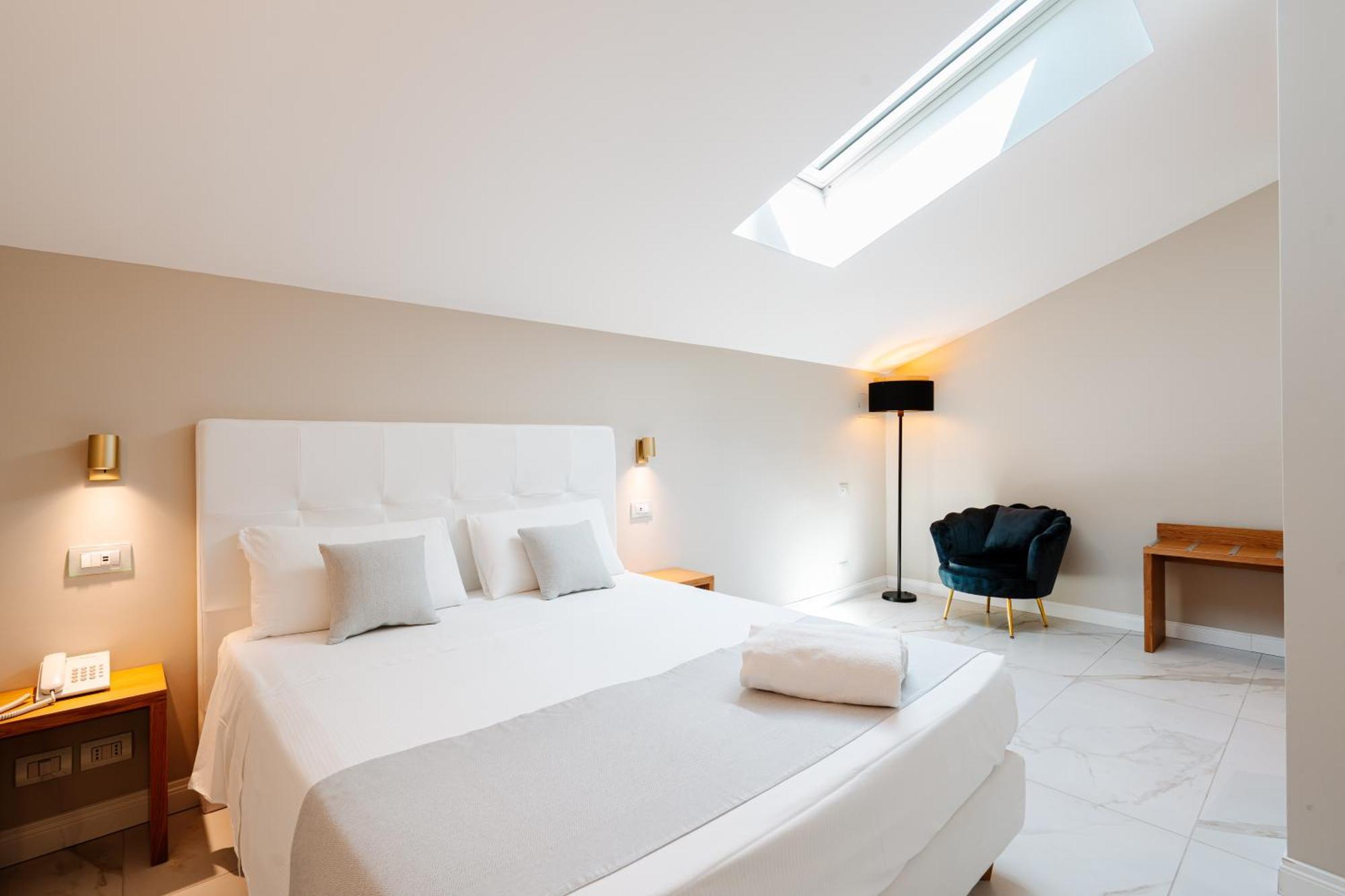 Double or Twin Room Attic