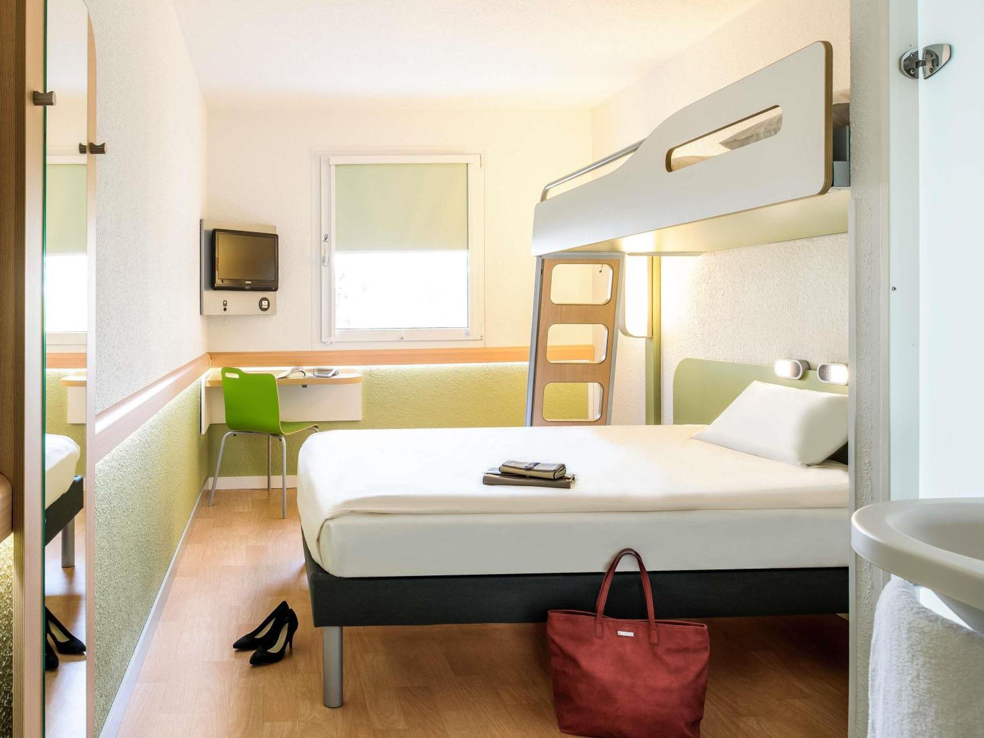 Triple Room One Double Bed One Bunk Bed