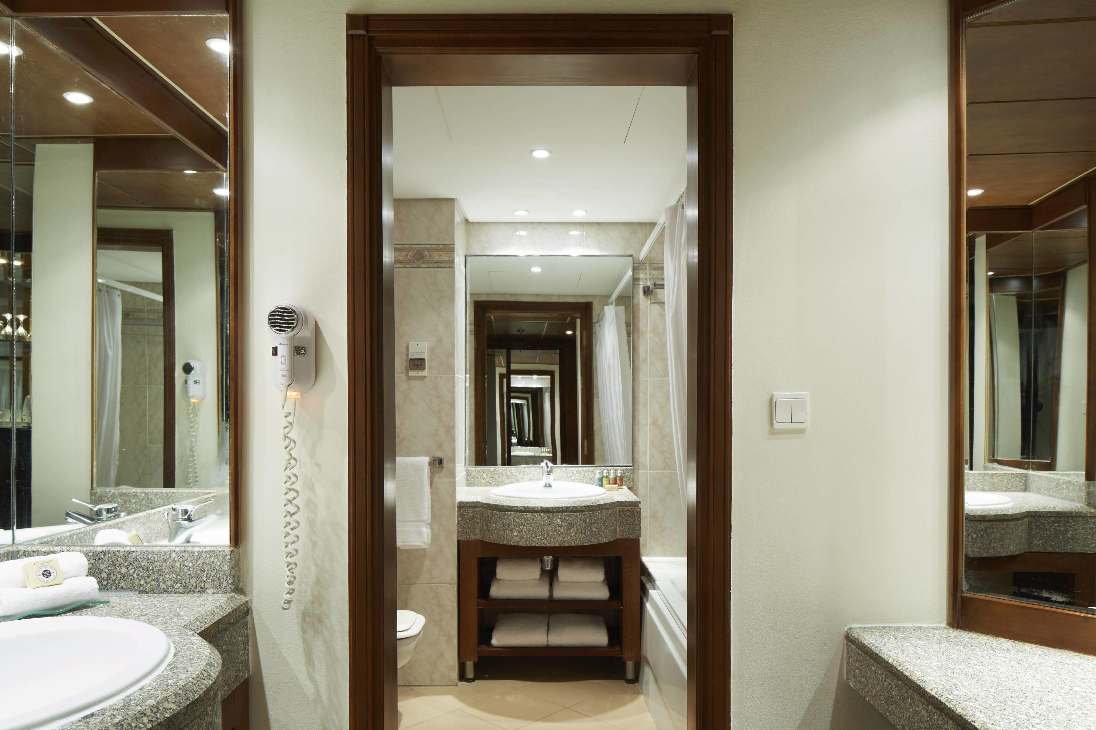Deluxe King Room Balcony Sea View