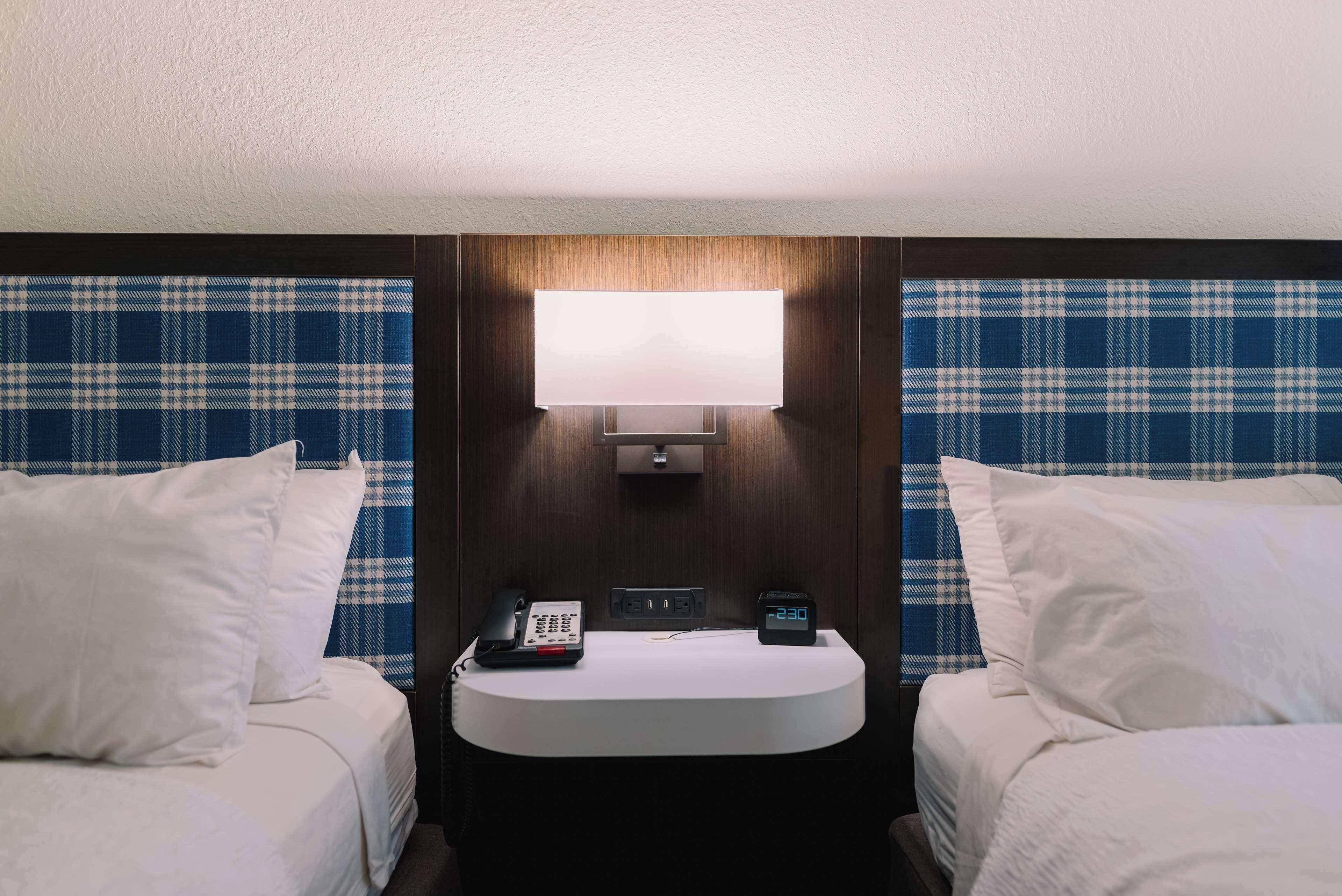 Queen Room with Two Queen Beds and Balcony - Non-Smoking,1664689603:JPEG