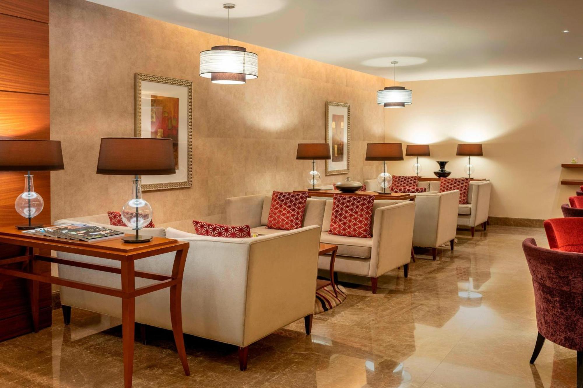 Club Room Club lounge access Guest room 1 King City view