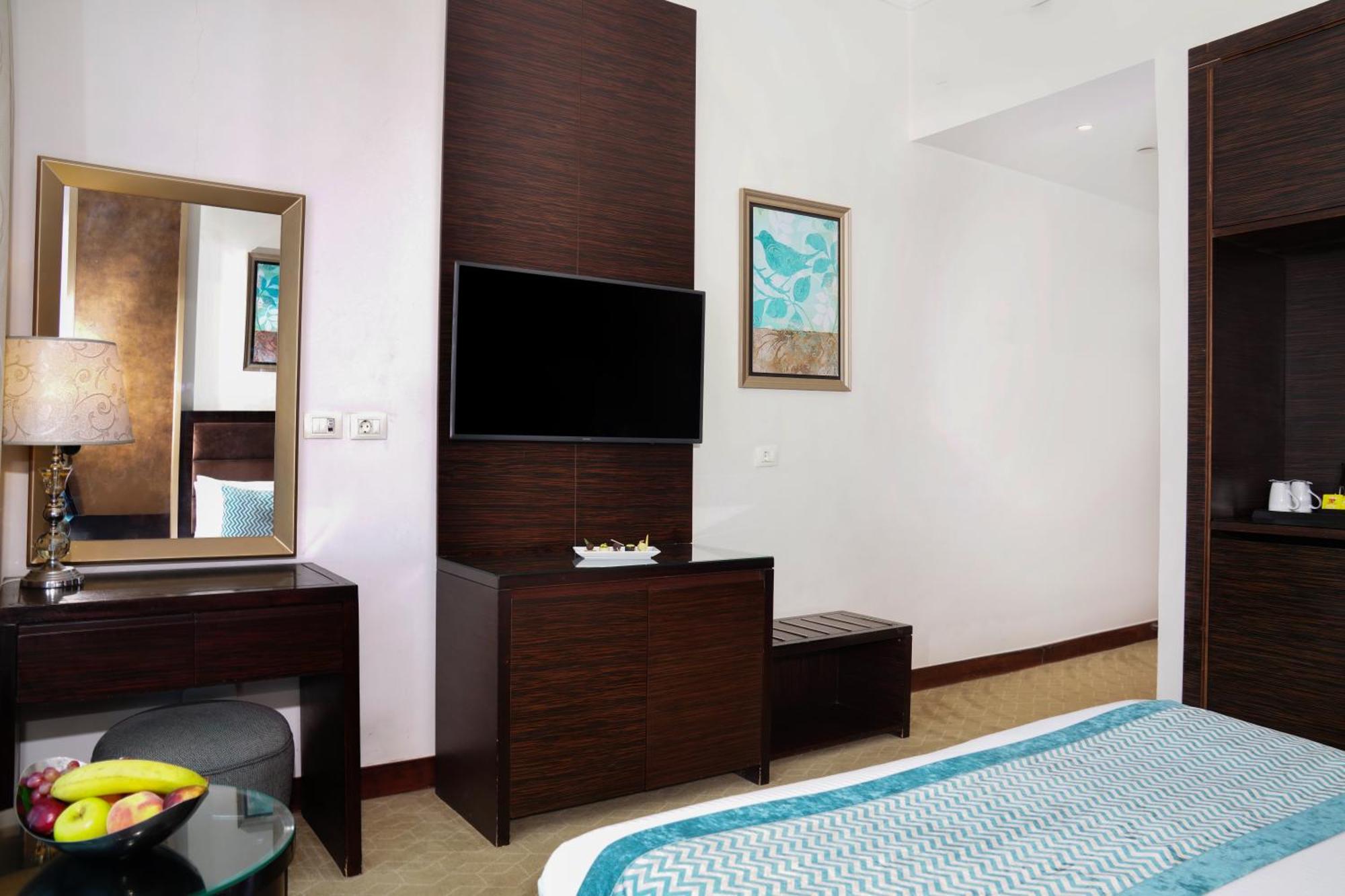 Standard Queen Room City View