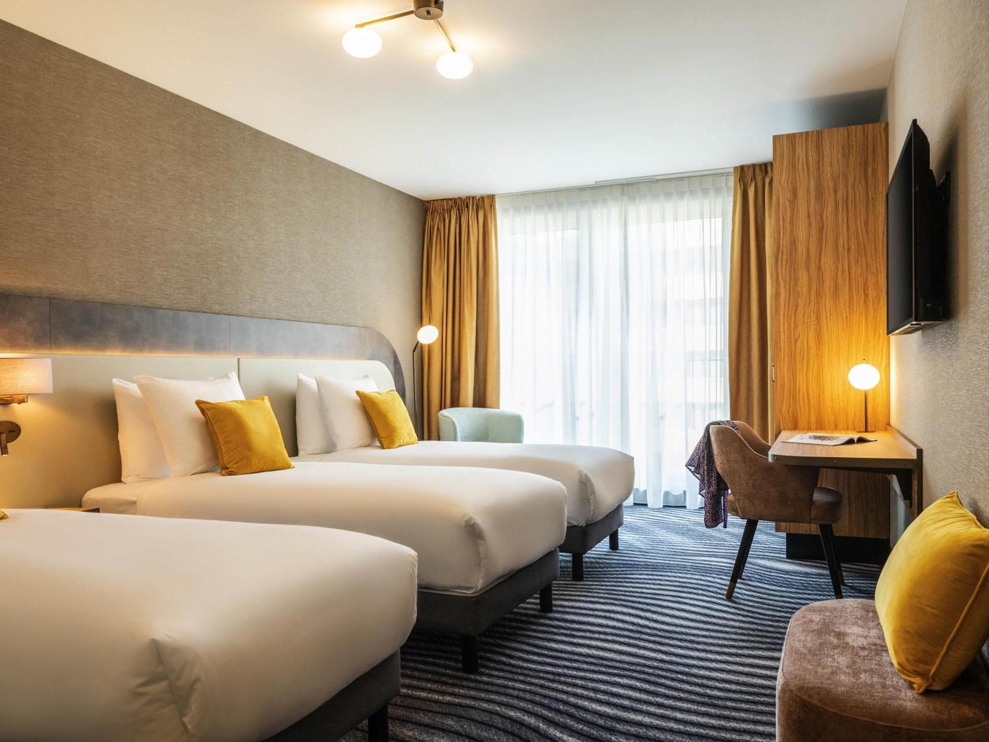 Superior Room Three Single Beds