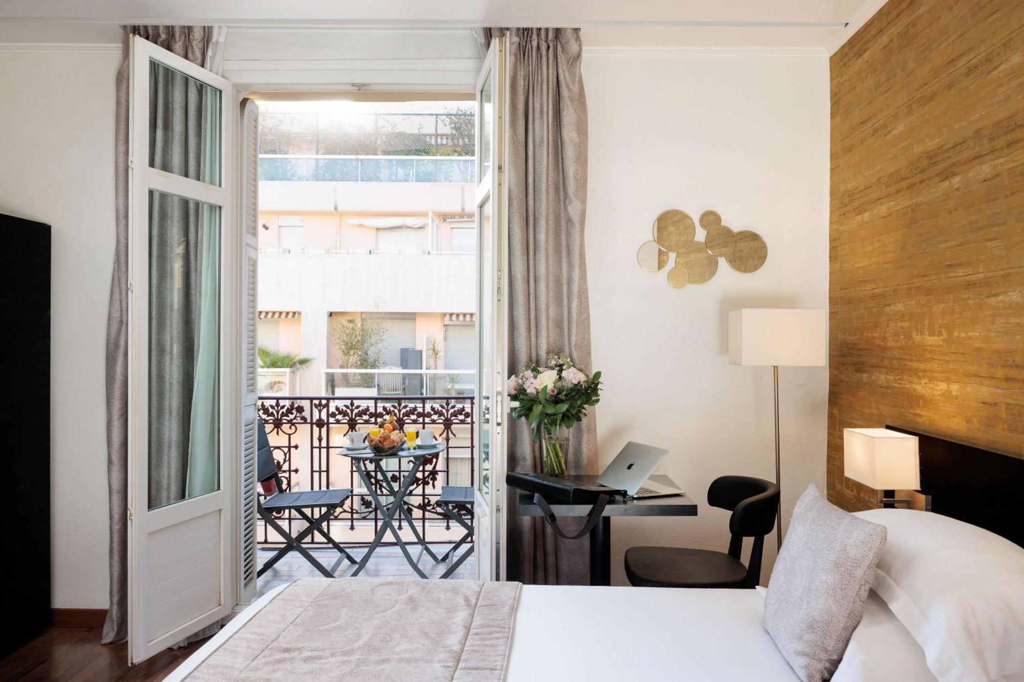 Deluxe King Room Balcony