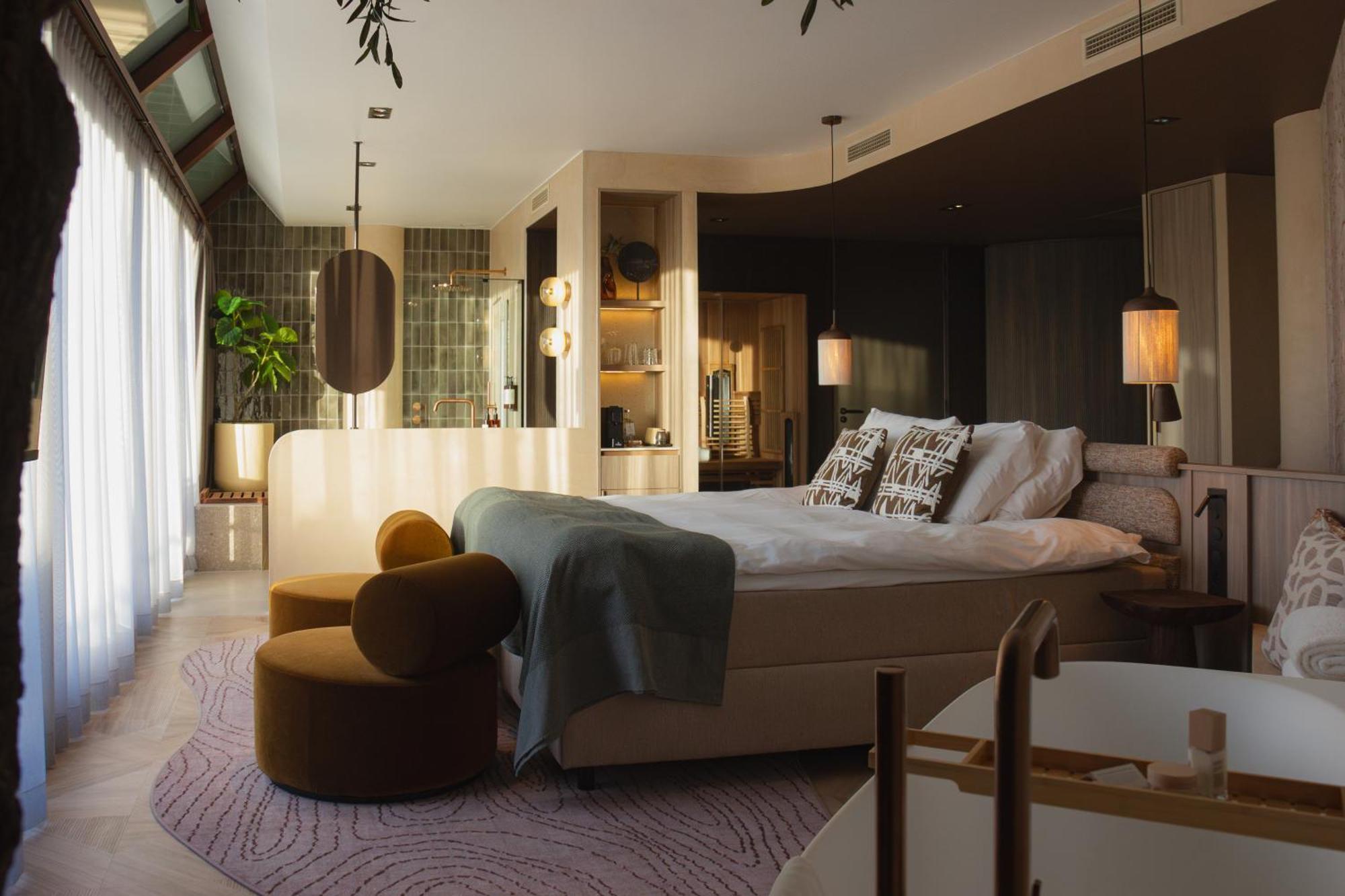 Royal Sauna Suite Spa Access