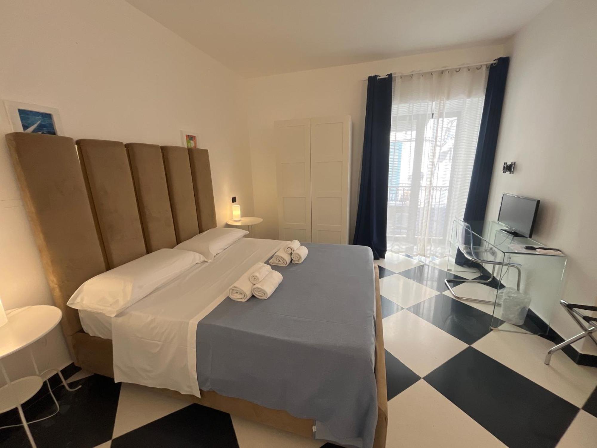 Double Room Private External Bathroom