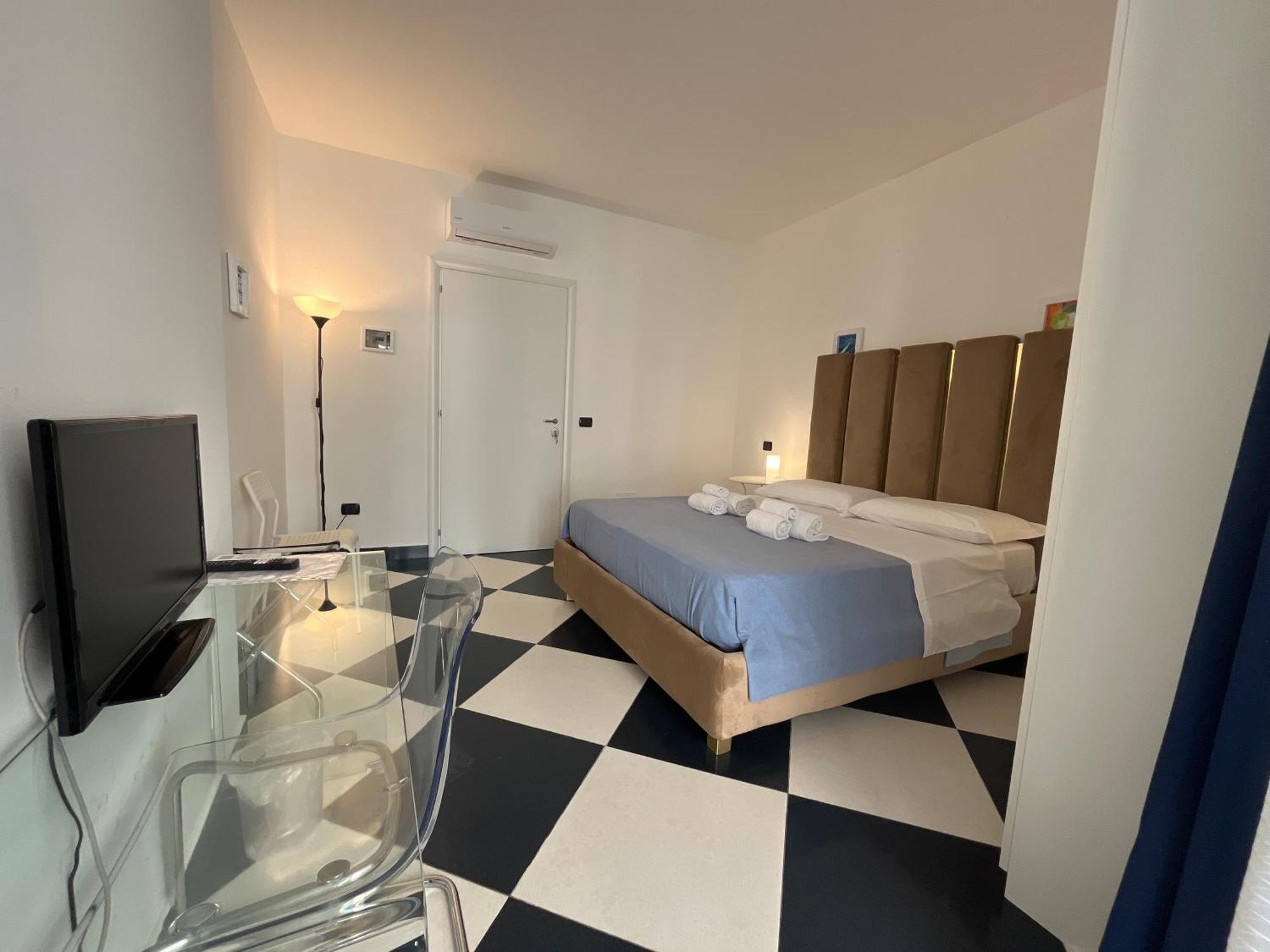 Double Room Private External Bathroom