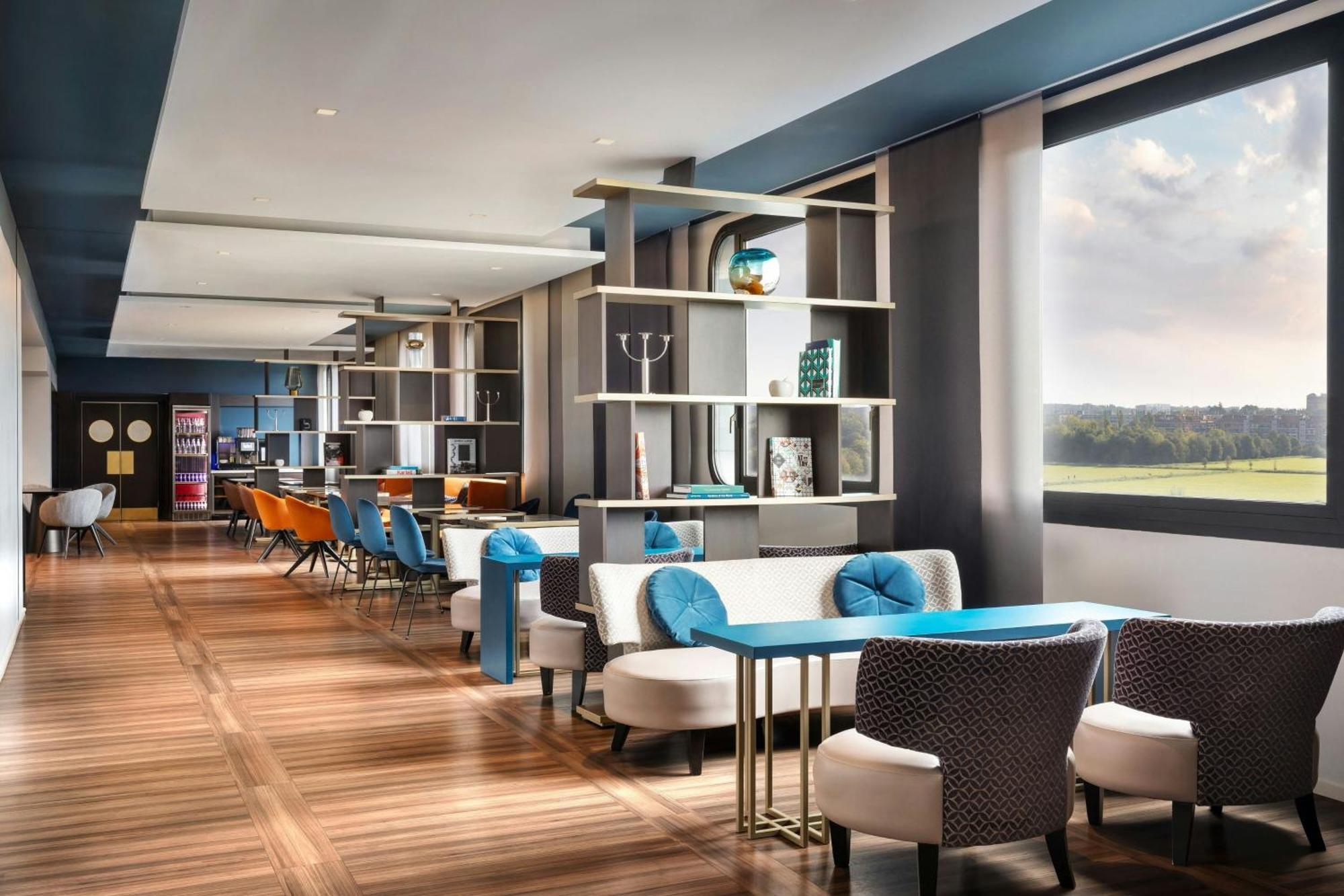 King Room Club Lounge Access