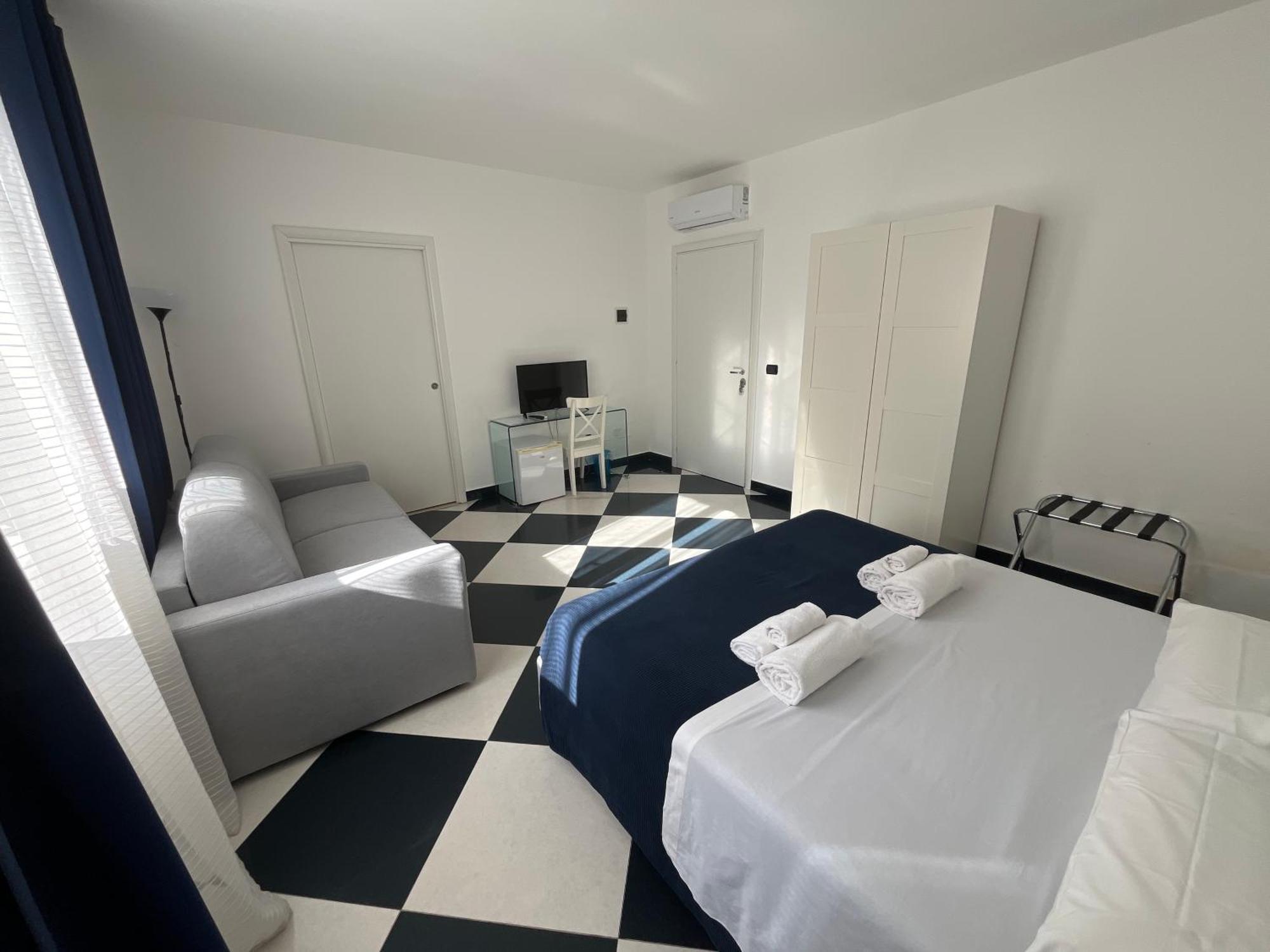 Quadruple Room Private Bathroom