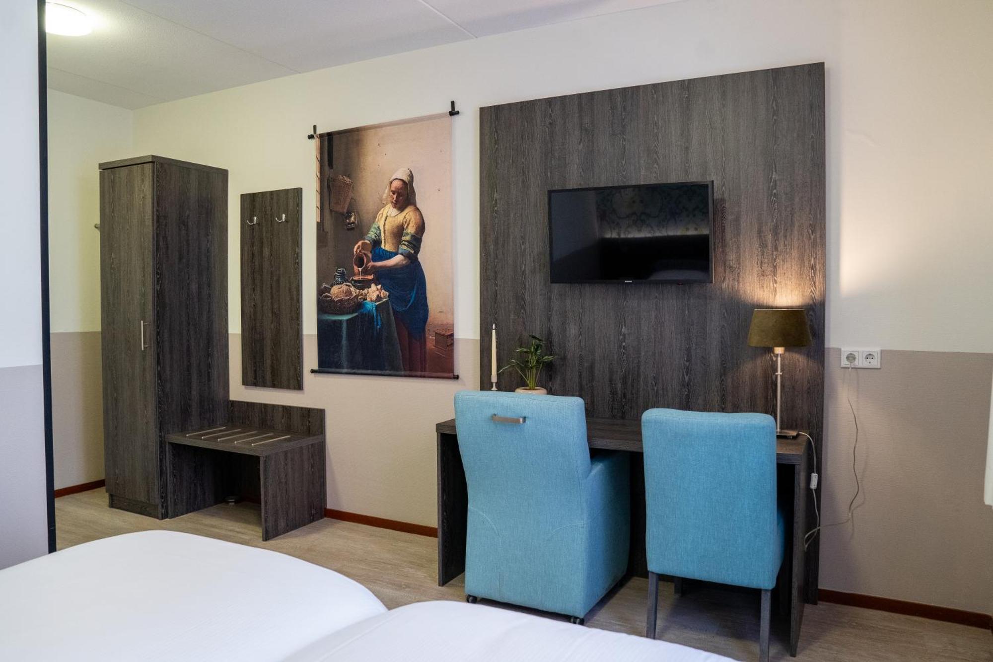 Standard Double Room Two Single Beds