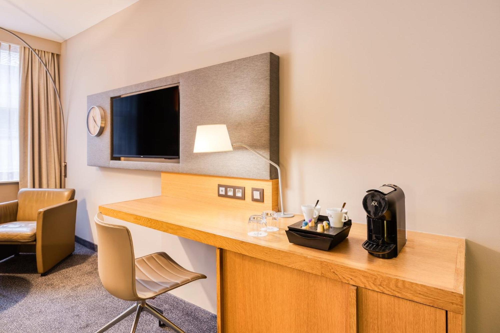 Standard Queen Room