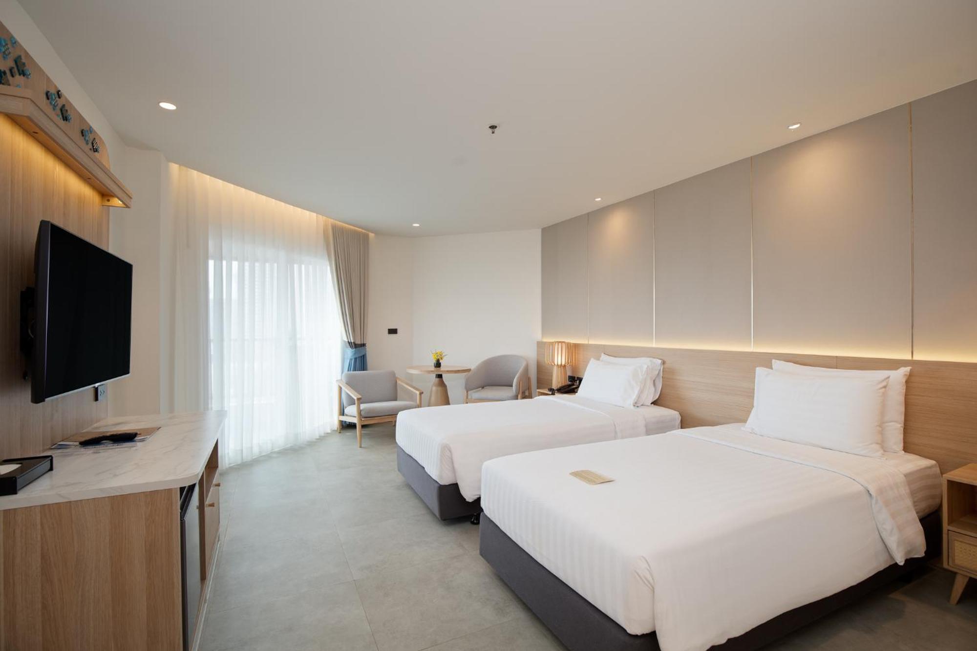 Deluxe Twin Room City View