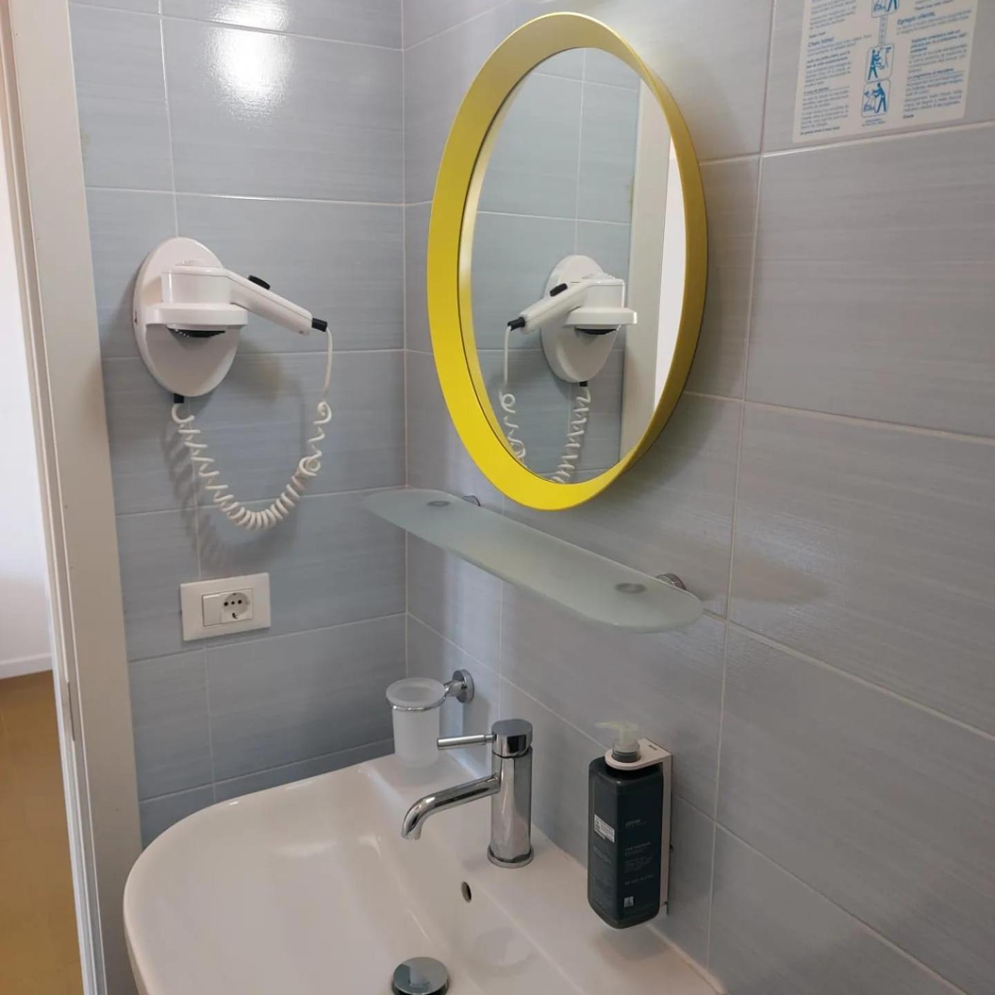 Economy Single Room