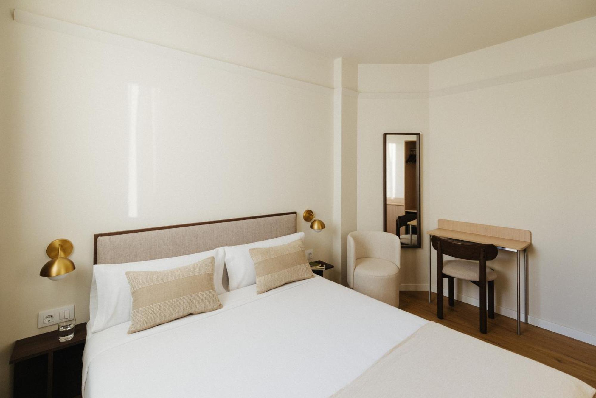 Double Room Private Bathroom