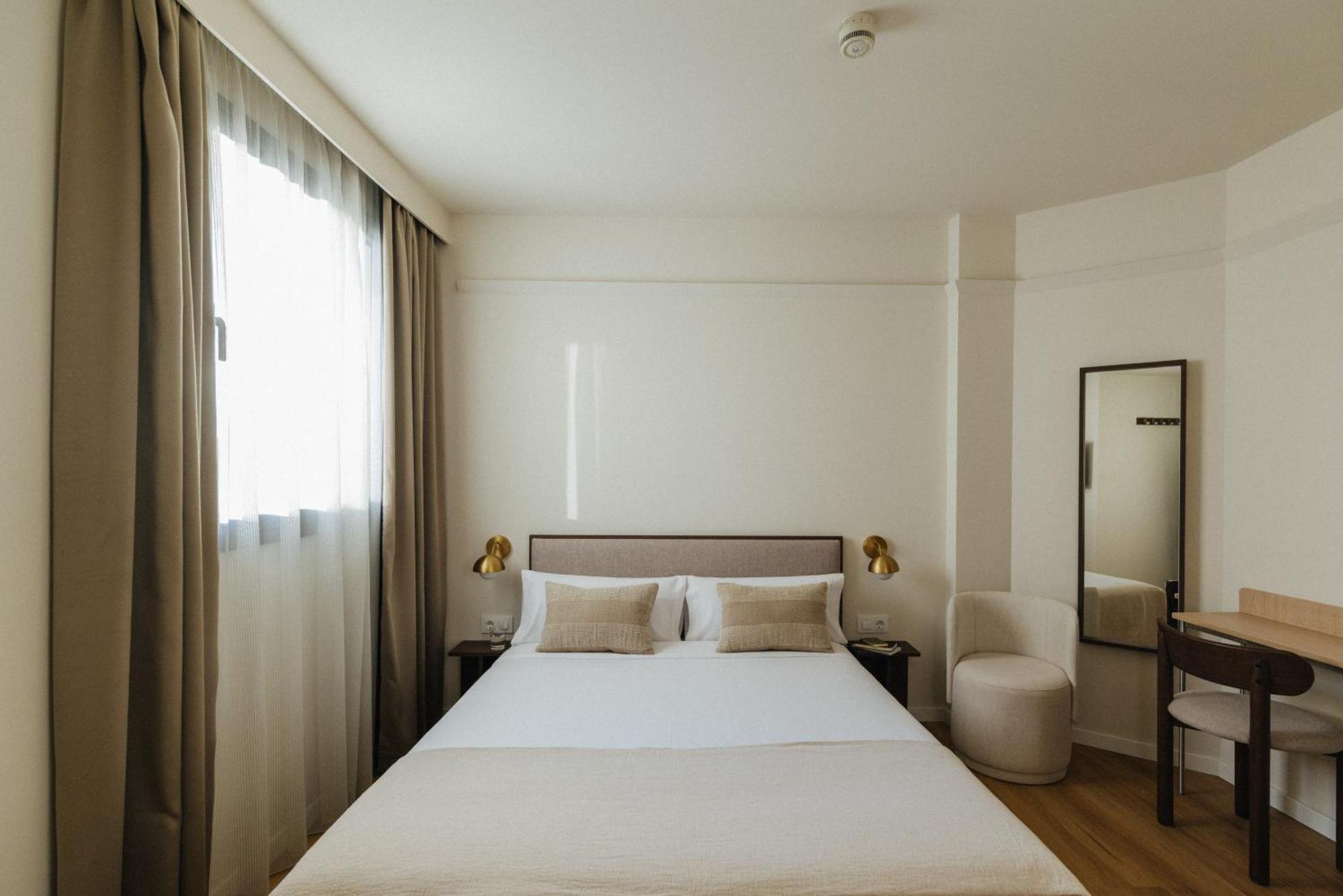 Double Room Private Bathroom