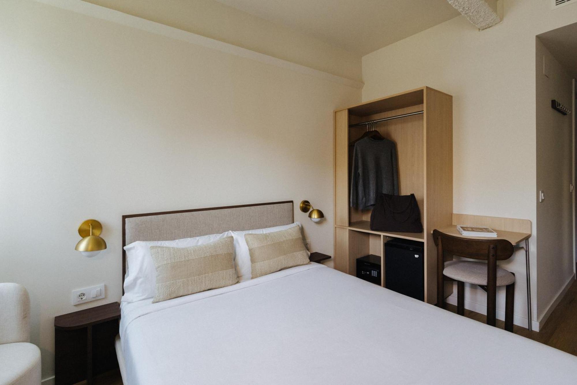 Double Room Private Bathroom