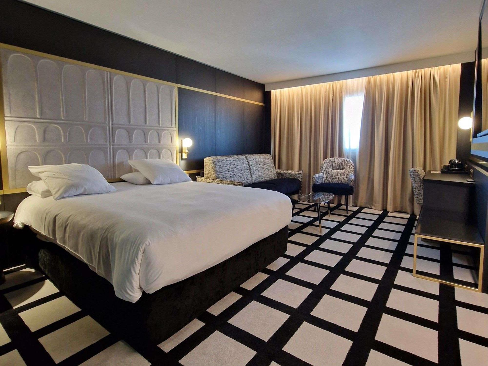 Deluxe Room Double Bed Double Sofa Bed