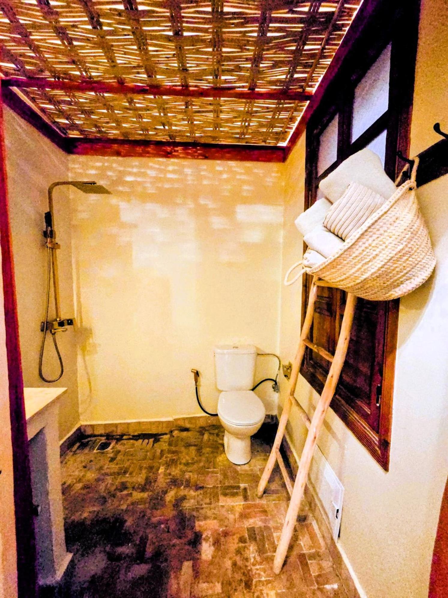 Single Room Bathroom