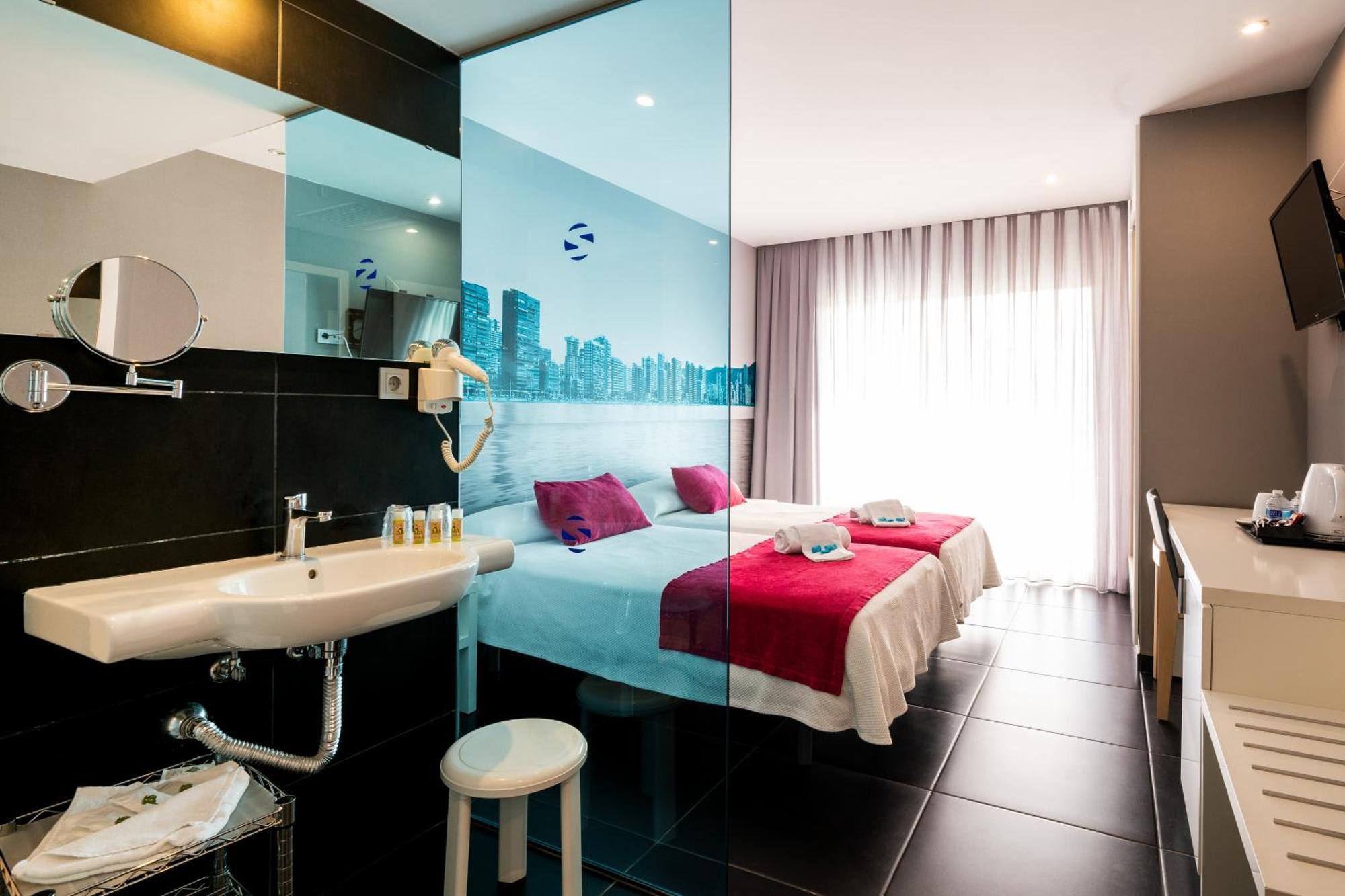 Triple Room Pool View