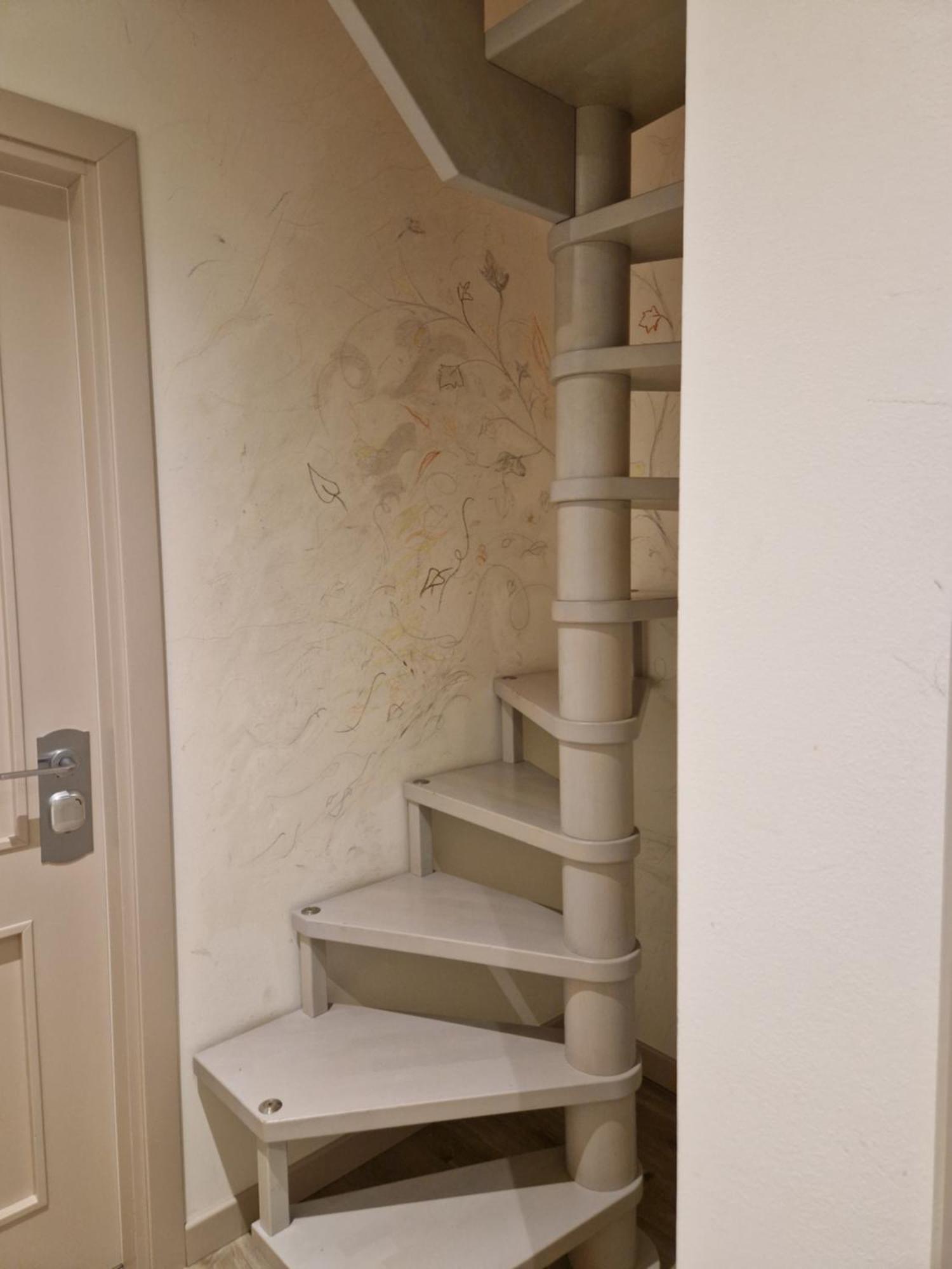 Economy double Room Attic Spiral Staircase Access,1739459169:JPEG