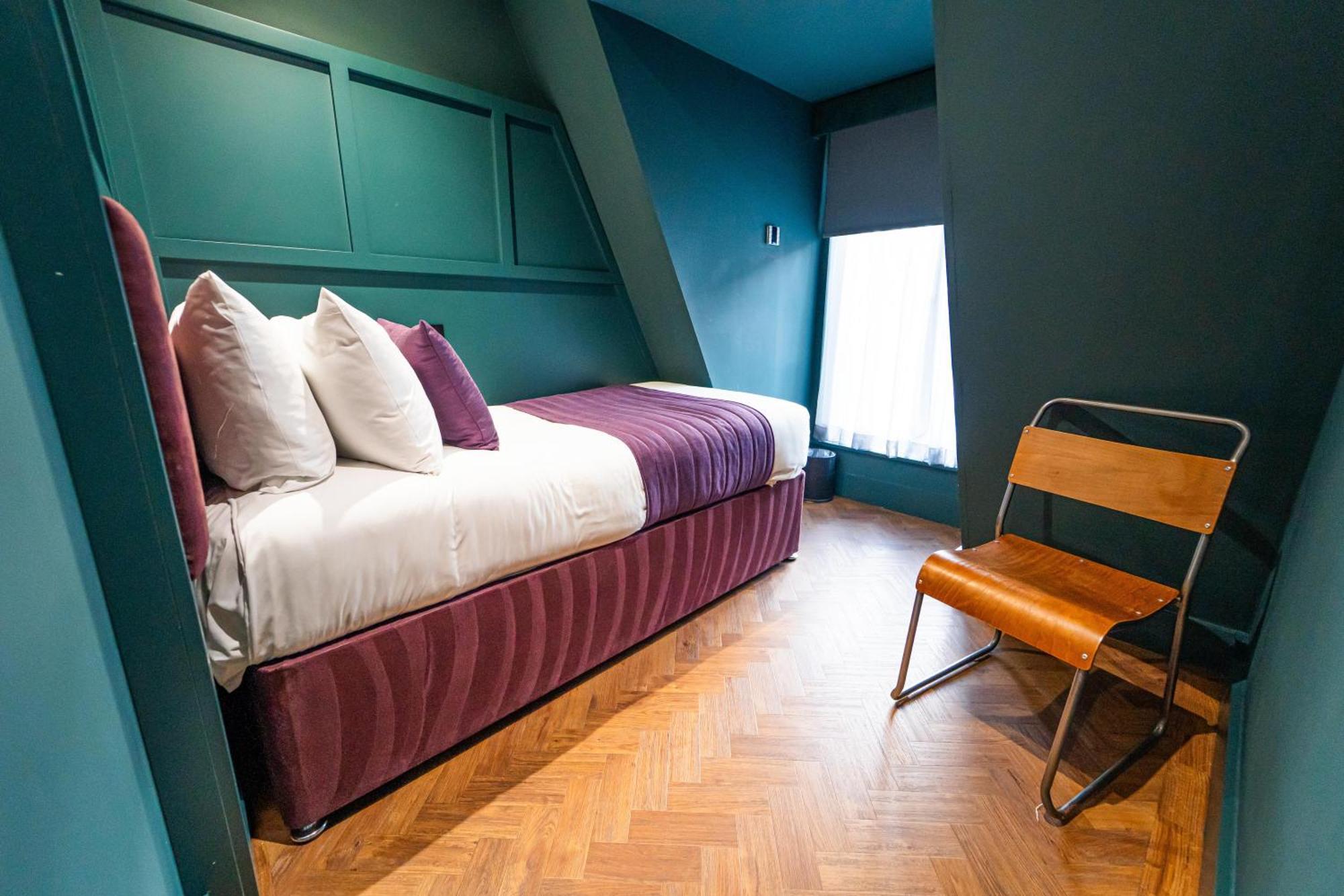 Deluxe Single Room